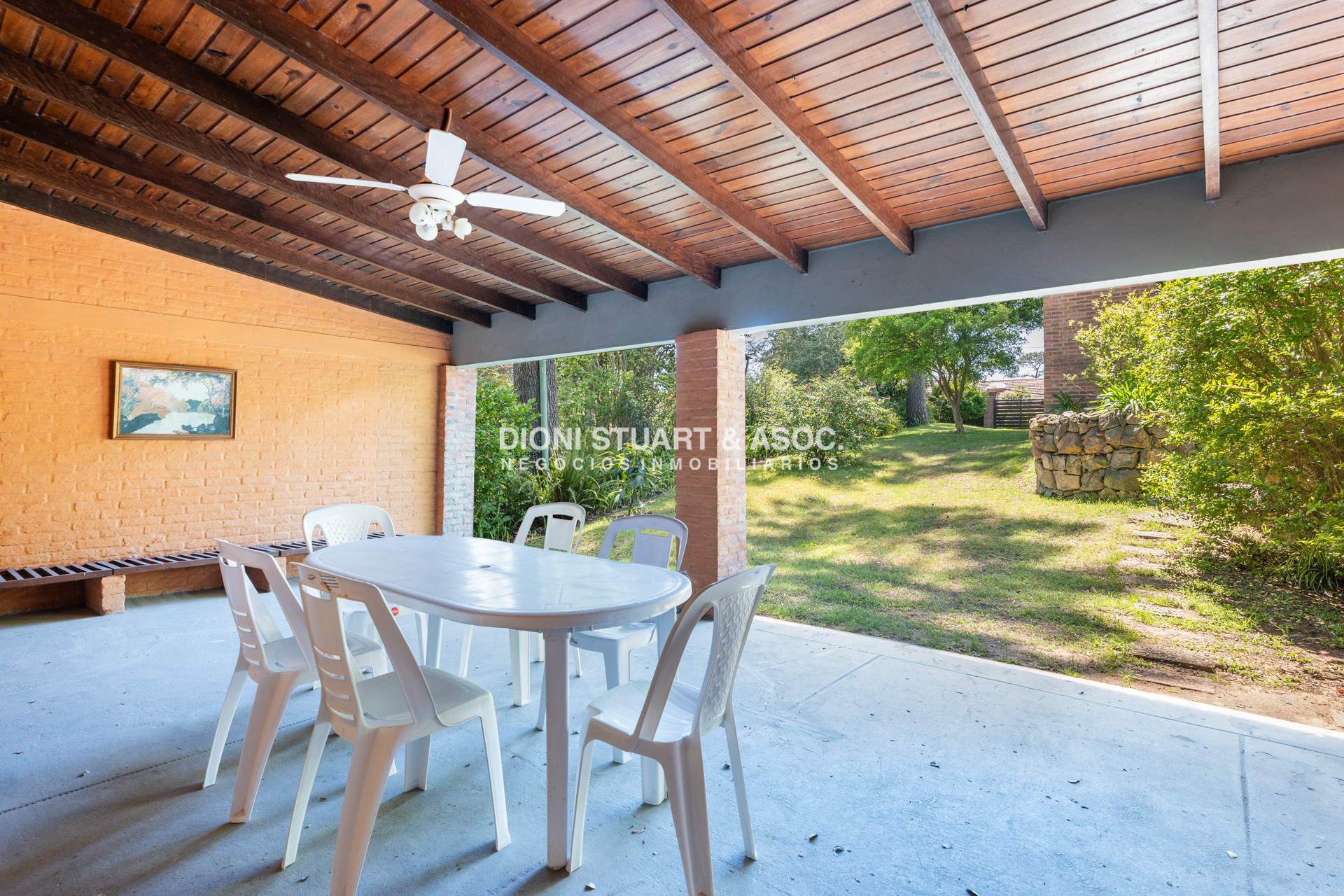 Casa ID.817 - CASA EN VENTA EN CANTEGRIL CON 3 DORMITORIOS Y DEPENDENCIA + PISCINA