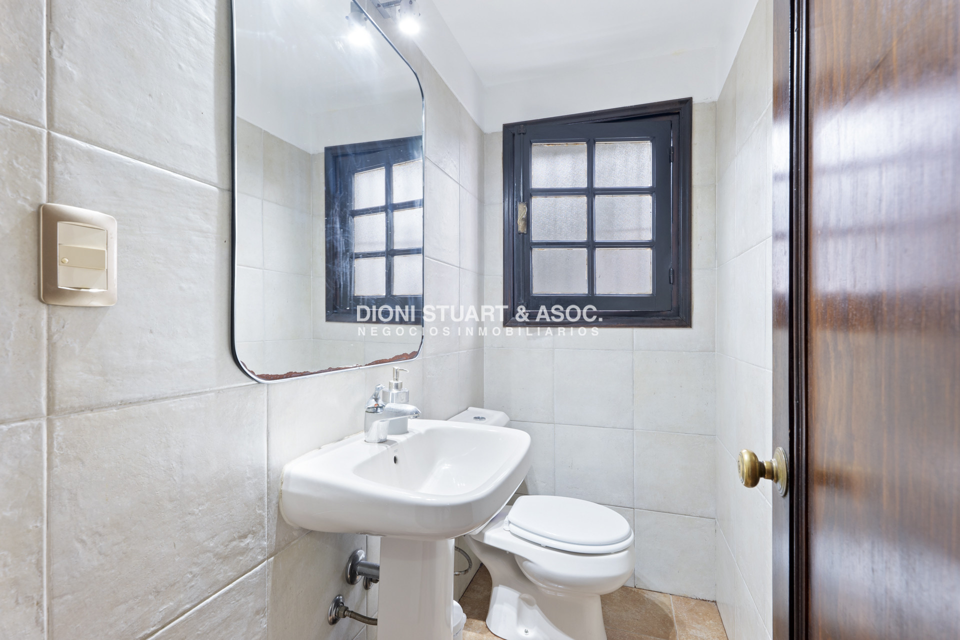 Casa ID.680 - CASA EN ALQUILER ANUAL EN LA MANSA - 5 DORMITORIOS - CON PISCINA