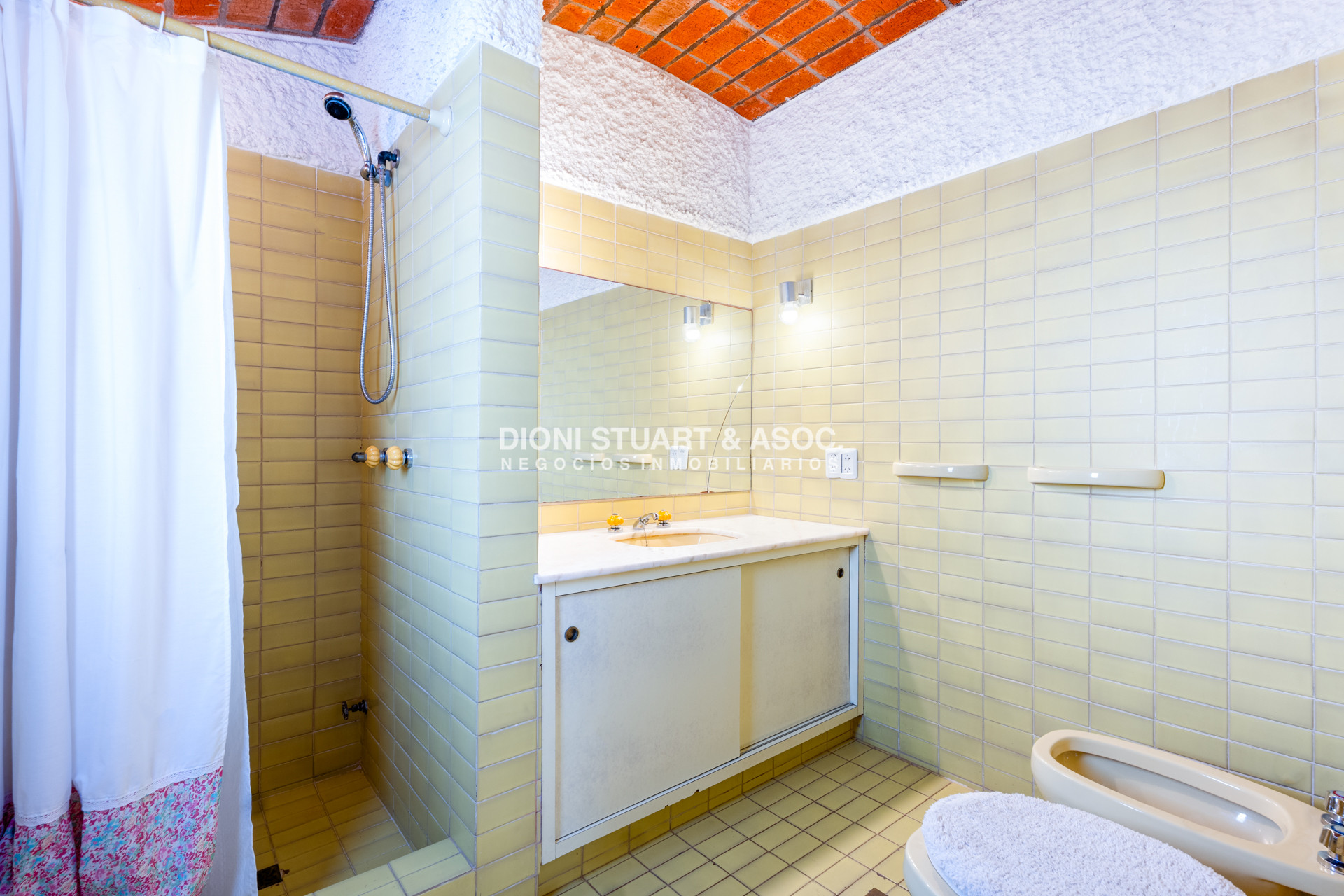 Casa ID.807 - CASA EN VENTA EN LA PENINSULA PUNTA DEL ESTE CON 4 DORMITORIOS
