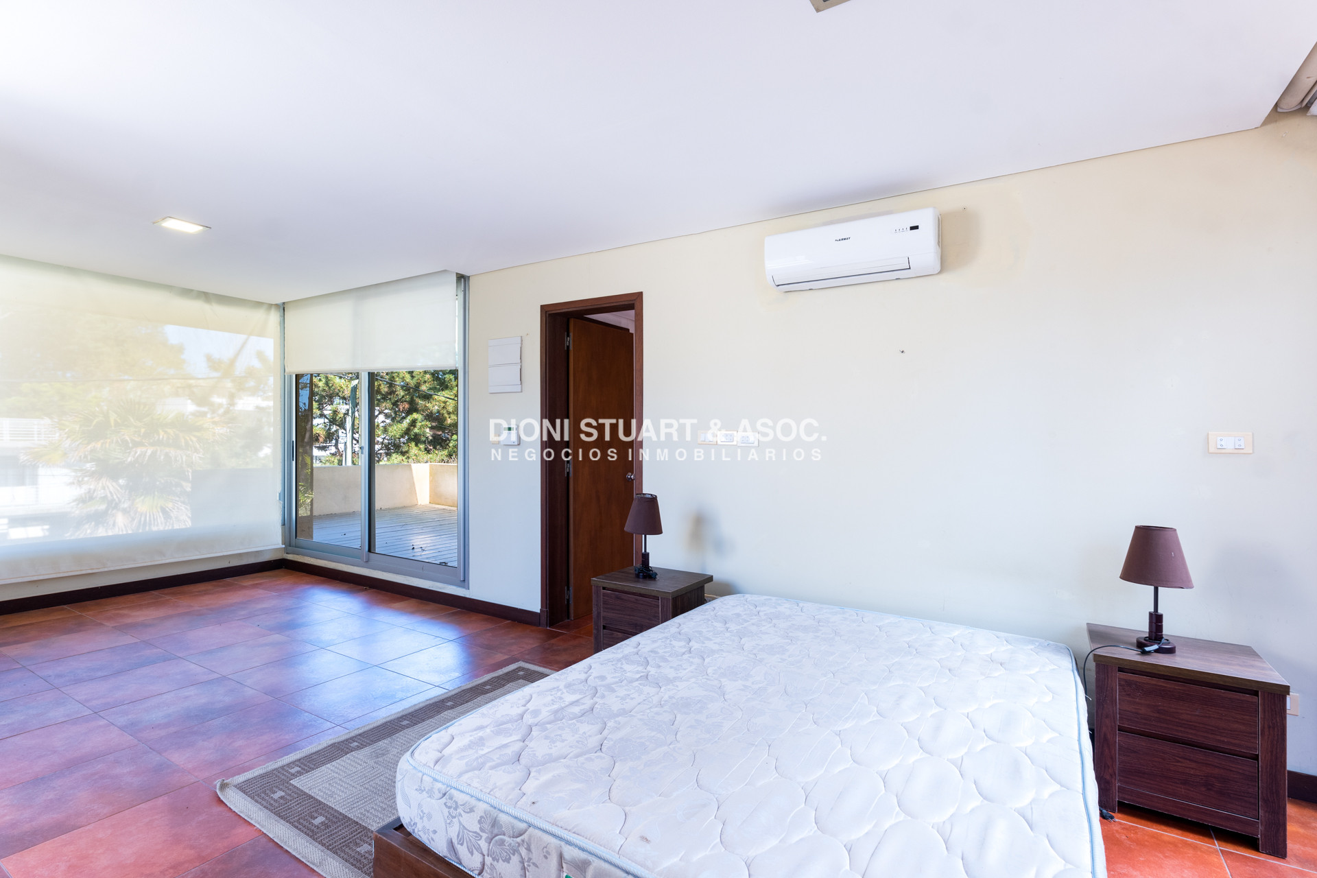 Casa ID.762 - CASA EN VENTA EN MONTOYA CERCA DEL MAR CON 5 DORMITORIOS - LA BARRA