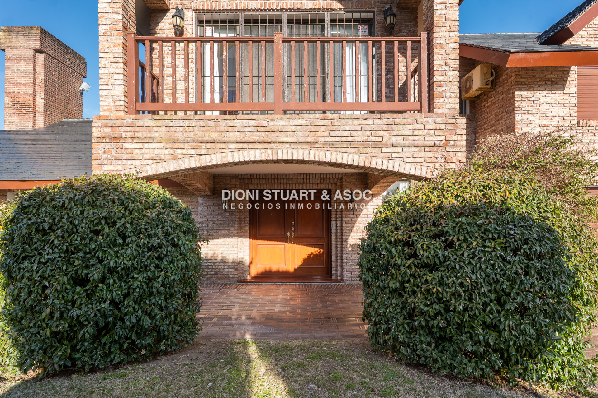 Casa ID.1057 - VENTA CASA 7 DORMITORIOS PLAYA MANSA A 1 CUADRA DEL MAR
