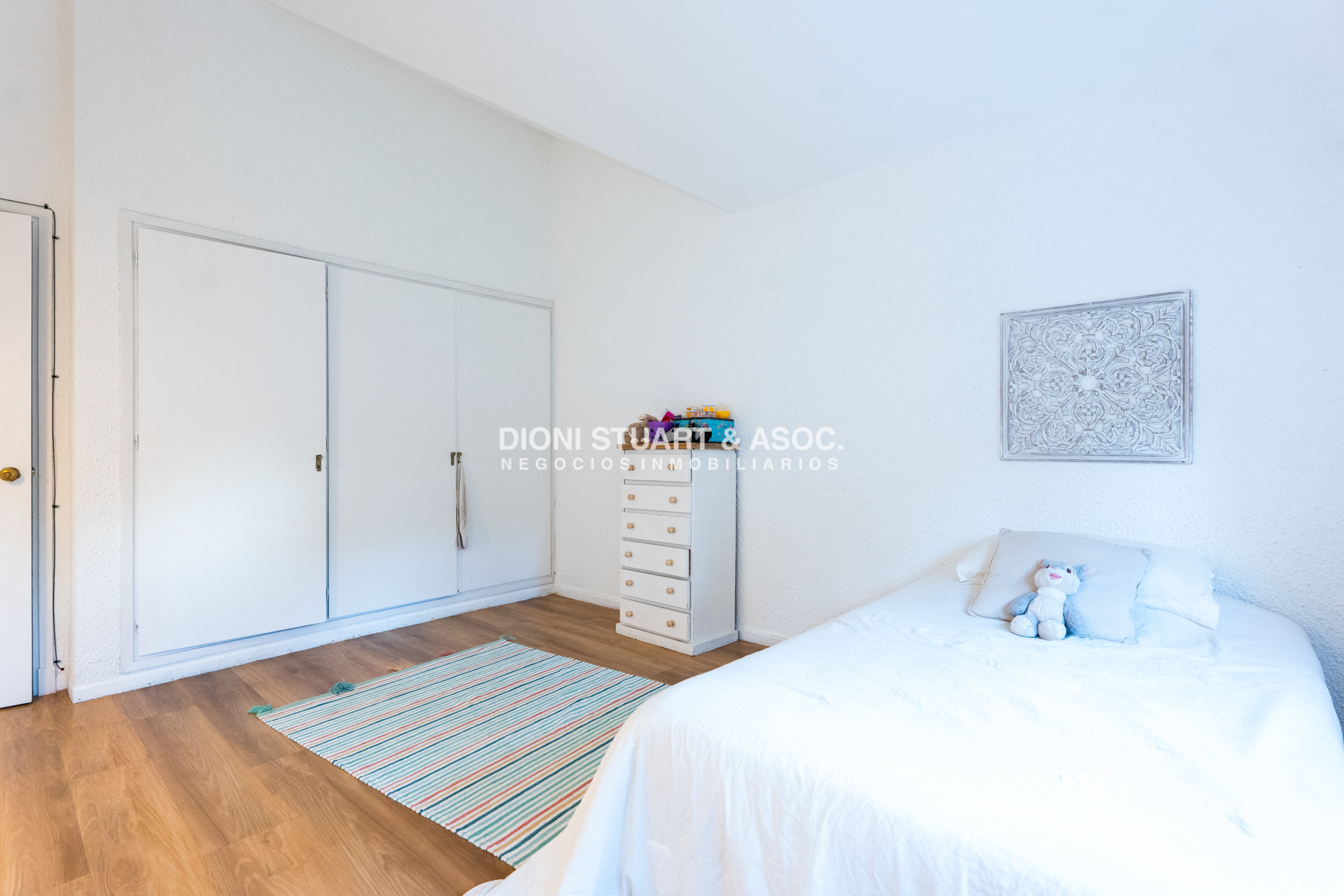 Casa ID.828 - CASA EN ALQUILER CON 5 DORMITORIOS FRENTE AL MAR CON PISCINA - IMPONENTE