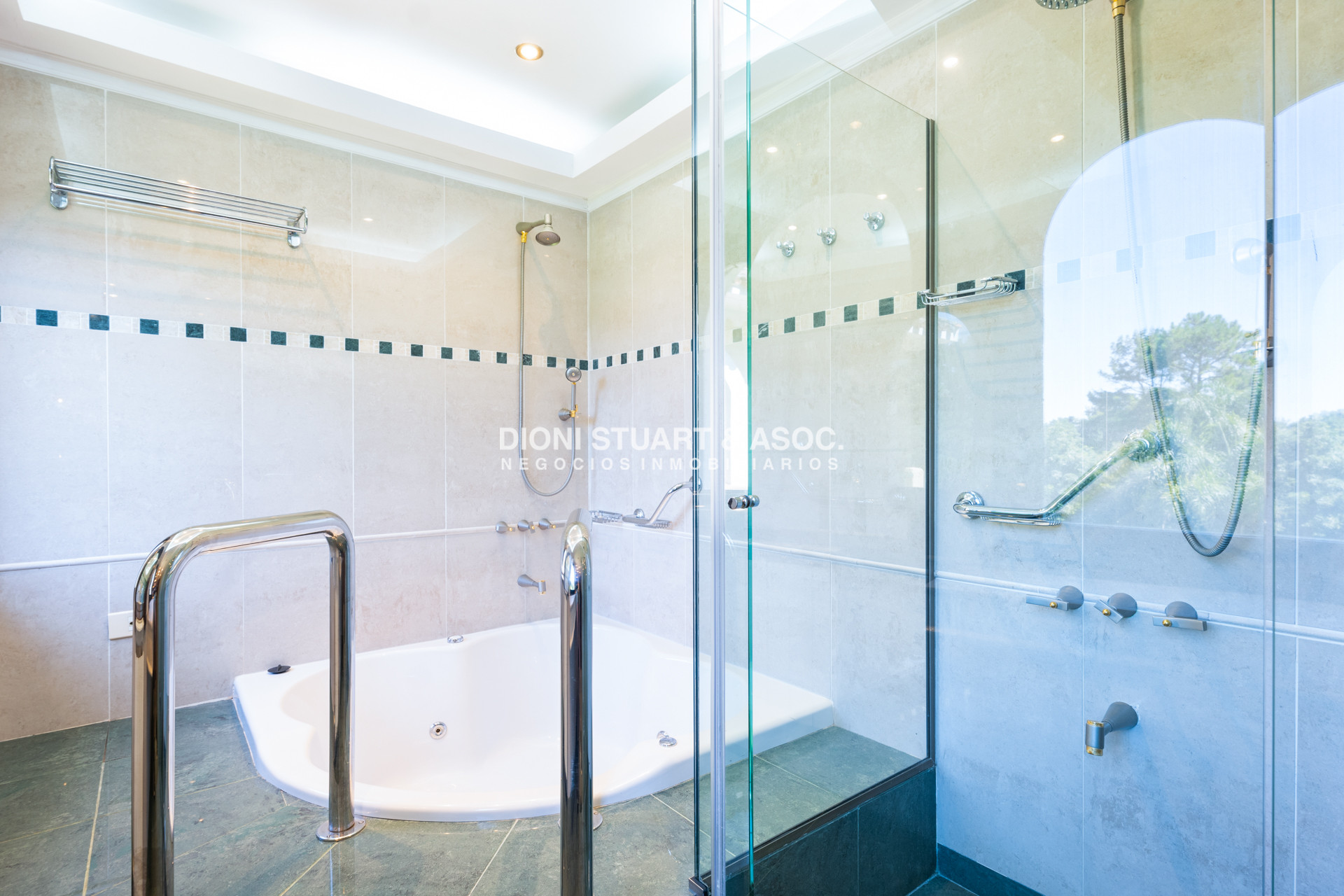 Casa ID.906 - CASA EN ALQUILER ANUAL SAN RAFAEL - EL GOLF - 3 DORMITORIOS EN SUITE + DEP. - PISCINA