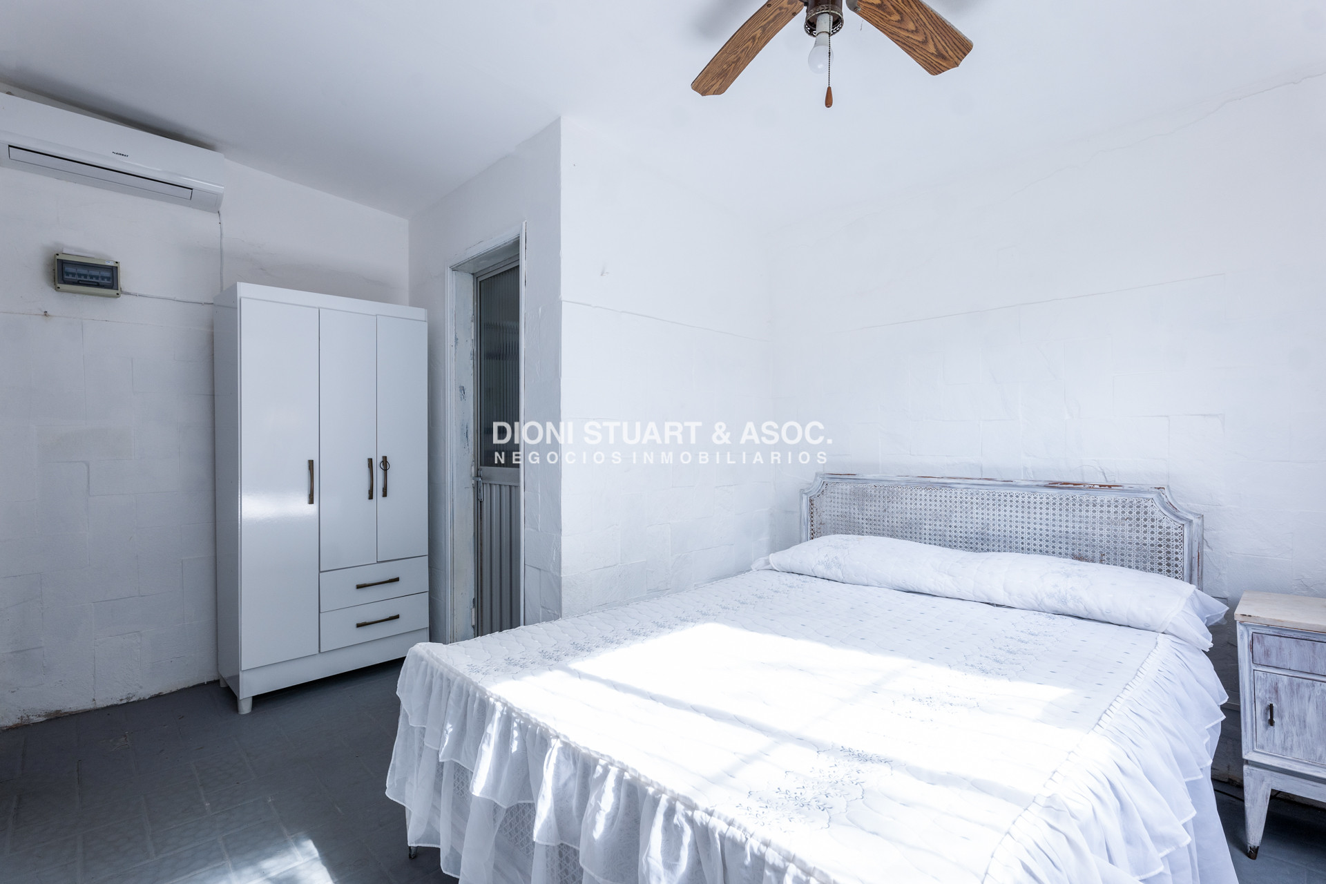 Casa ID.941 - CASA EN VENTA CERCA DEL MAR PLAYA BRAVA RINCON DEL INDIO - 4 DORMITORIOS + BARBACOA + PISCINA