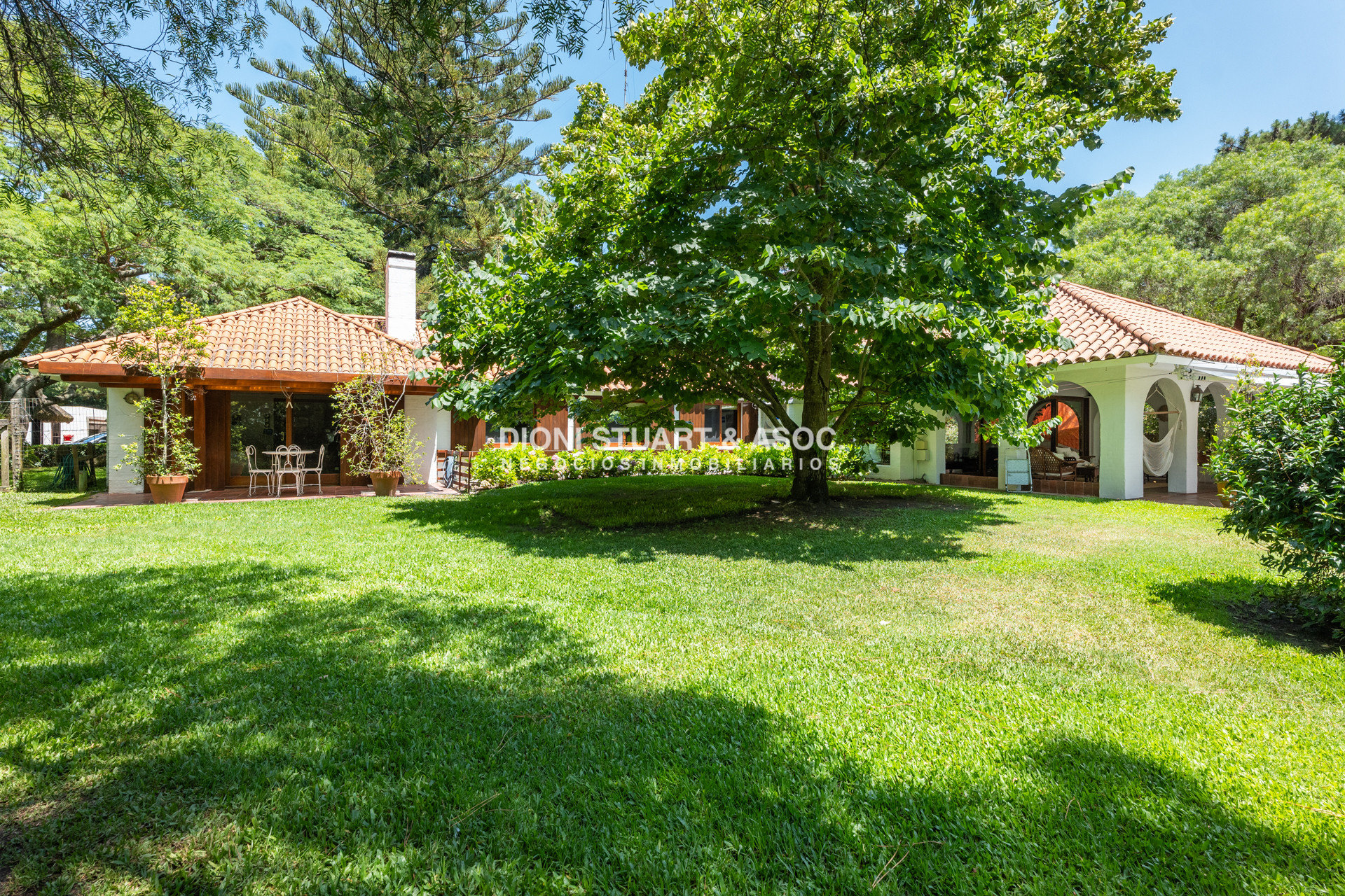 Casa ID.889 - CASA EN VENTA IMPONENTE EN EL GOLF - SAN RAFAEL - 6 DORMITORIOS