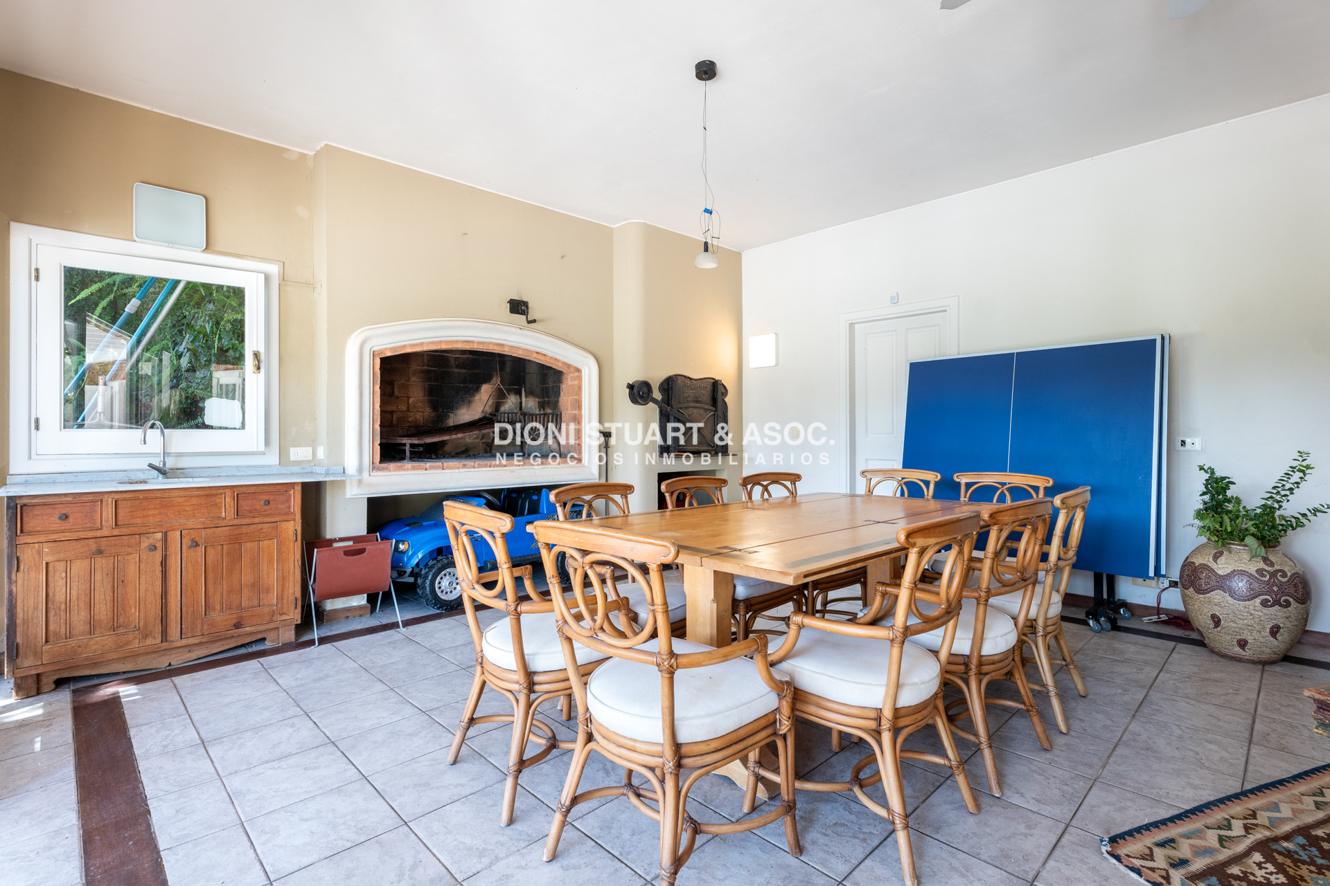 Casa ID.901 - CASA EN VENTA EN  EL GOLF CON 4 DORMITORIOS EN SUITE + DEP. - BARBACOA Y SAUNA - INCREIBLE