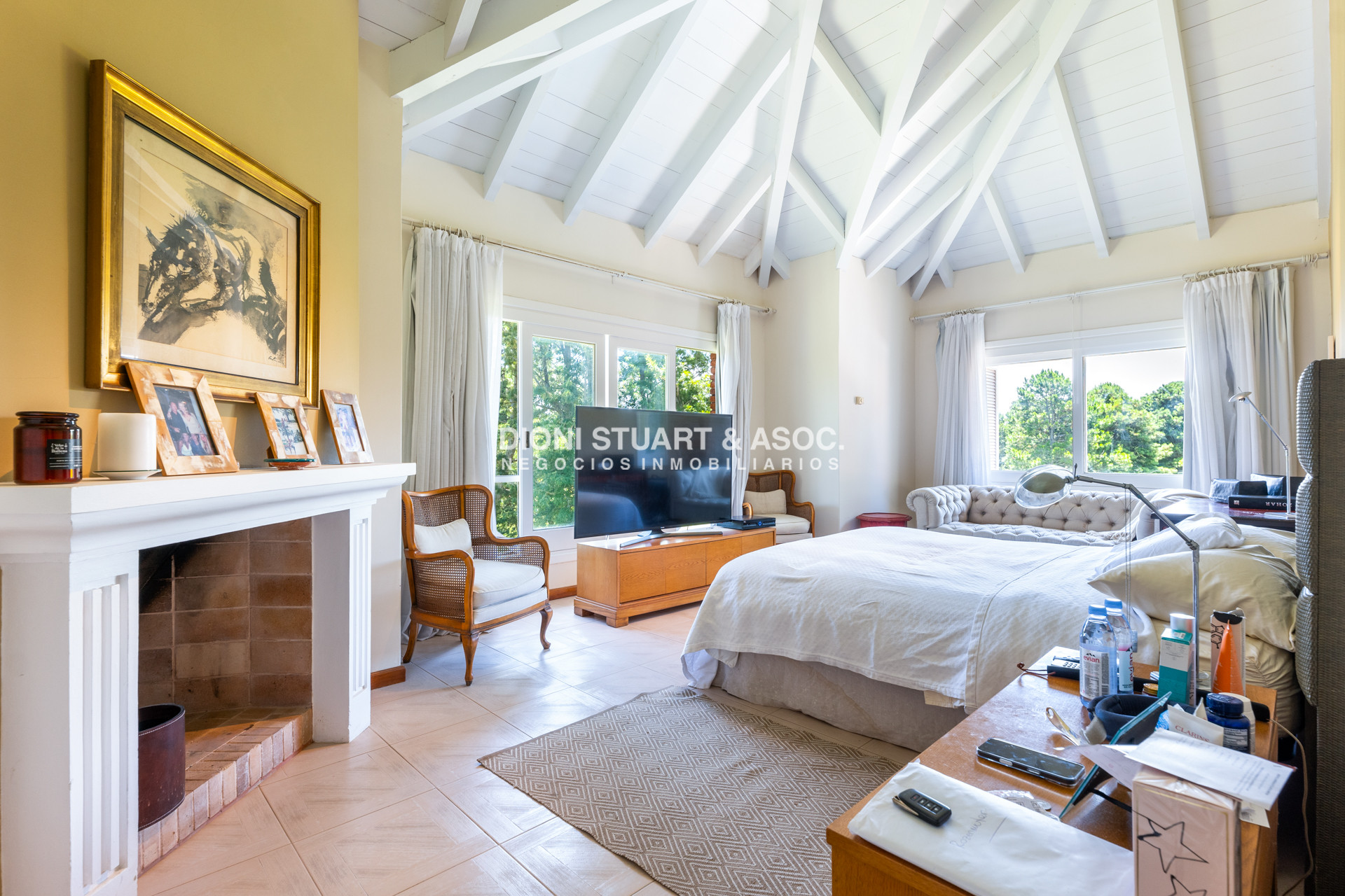 Casa ID.901 - CASA EN VENTA EN  EL GOLF CON 4 DORMITORIOS EN SUITE + DEP. - BARBACOA Y SAUNA - INCREIBLE