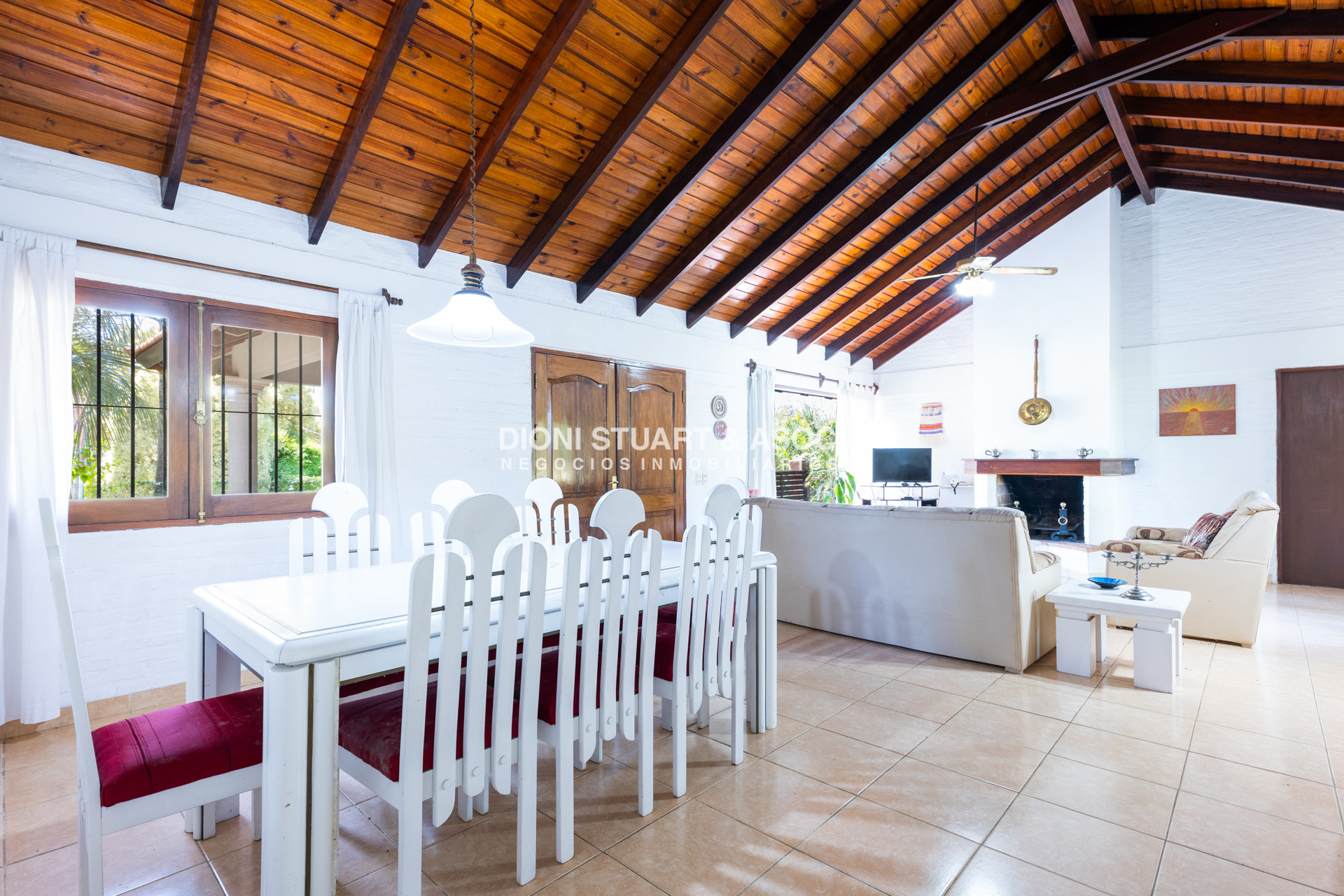 Casa ID.817 - CASA EN VENTA EN CANTEGRIL CON 3 DORMITORIOS Y DEPENDENCIA + PISCINA
