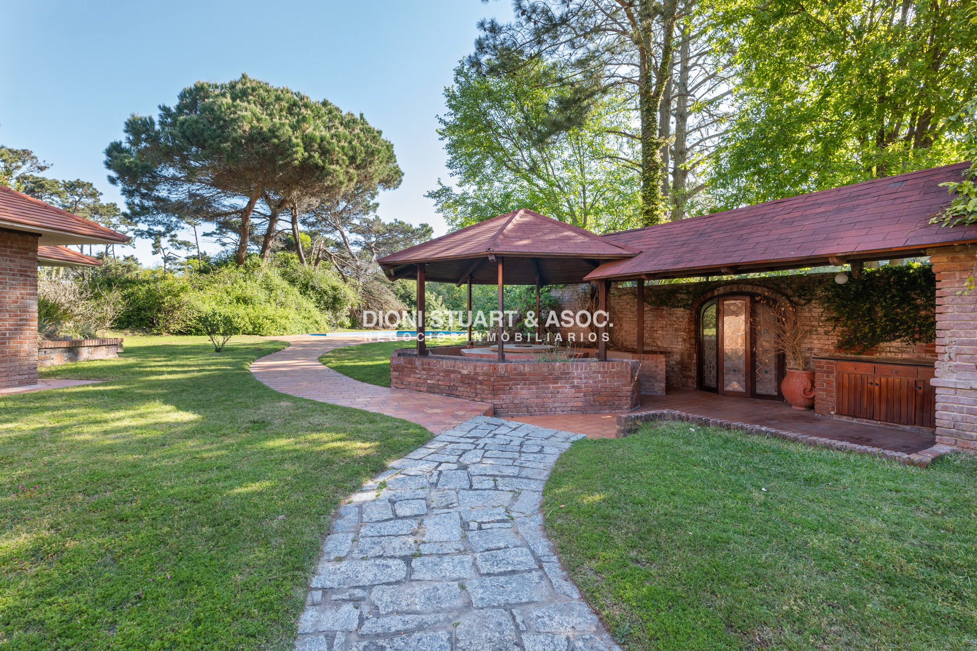Casa ID.797 - Casa en Alquiler en Barrio Golf - Playa Brava - 5 Dormitorios y Piscina