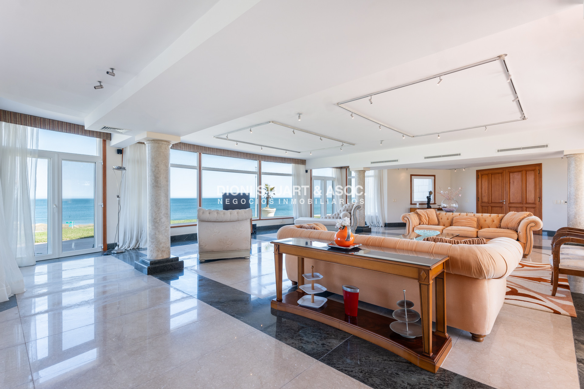 Casa ID.769 - Mansion En Primera Linea Playa Mansa