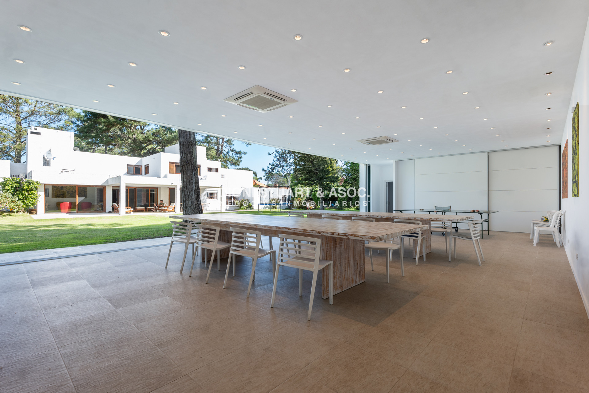 Casa ID.1132 - VENTA CASA EN EL GOLF - 5 DORMITORIOS + DEPENDENCIA - MEGA BARBACOA