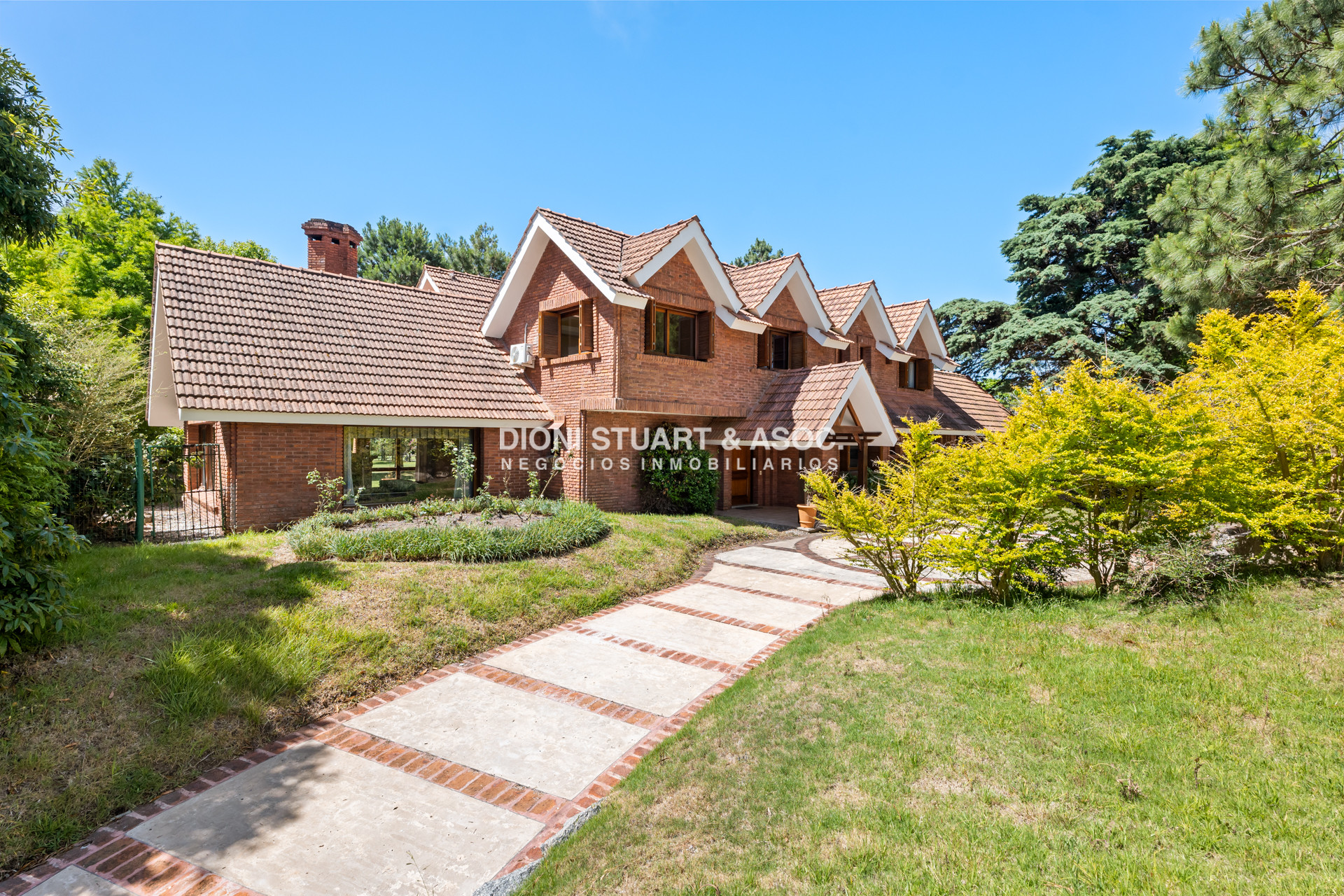 Casa ID.843 - CASA EN VENTA EN EL GOLF - INCREIBLE