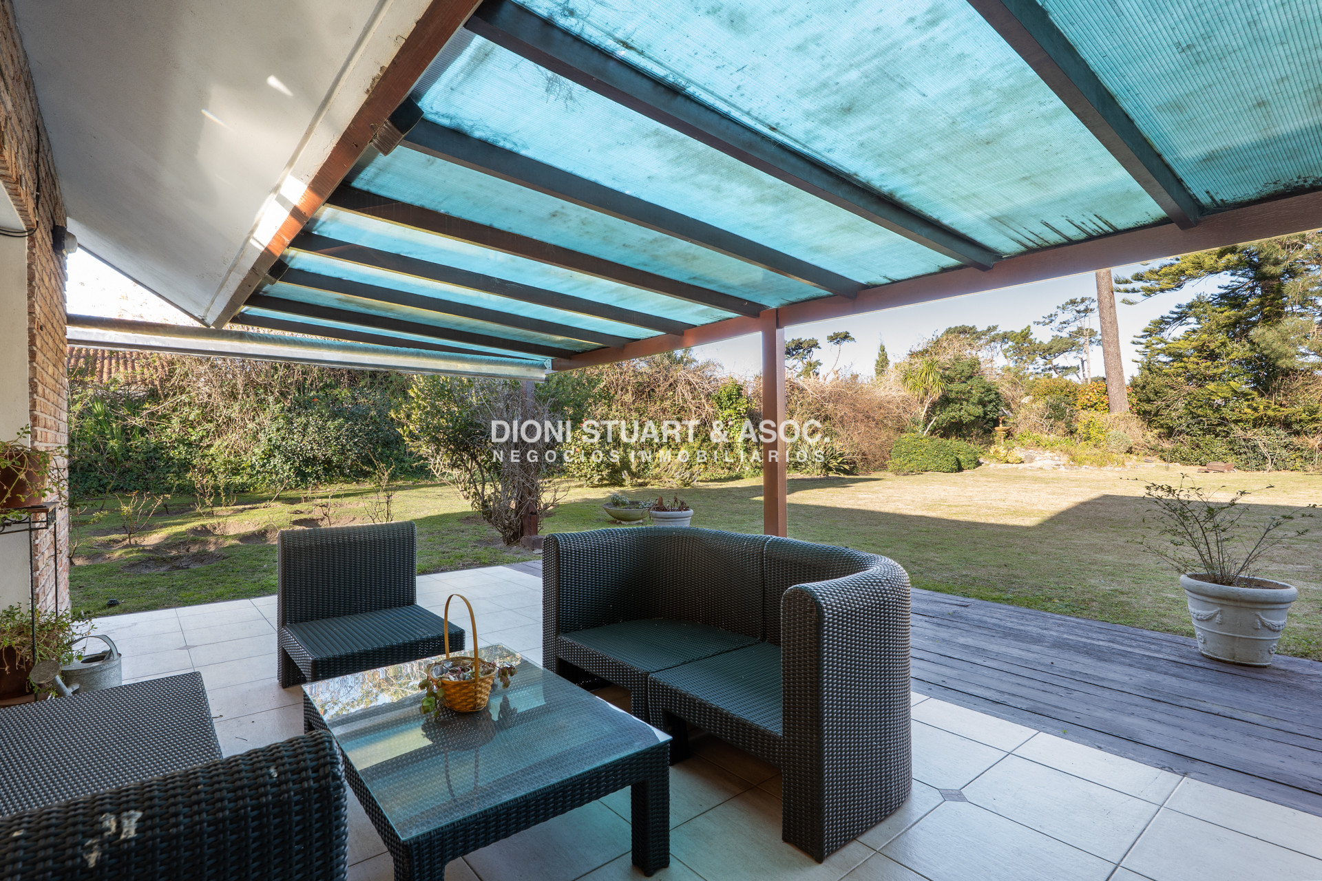 Casa ID.1057 - VENTA CASA 7 DORMITORIOS PLAYA MANSA A 1 CUADRA DEL MAR