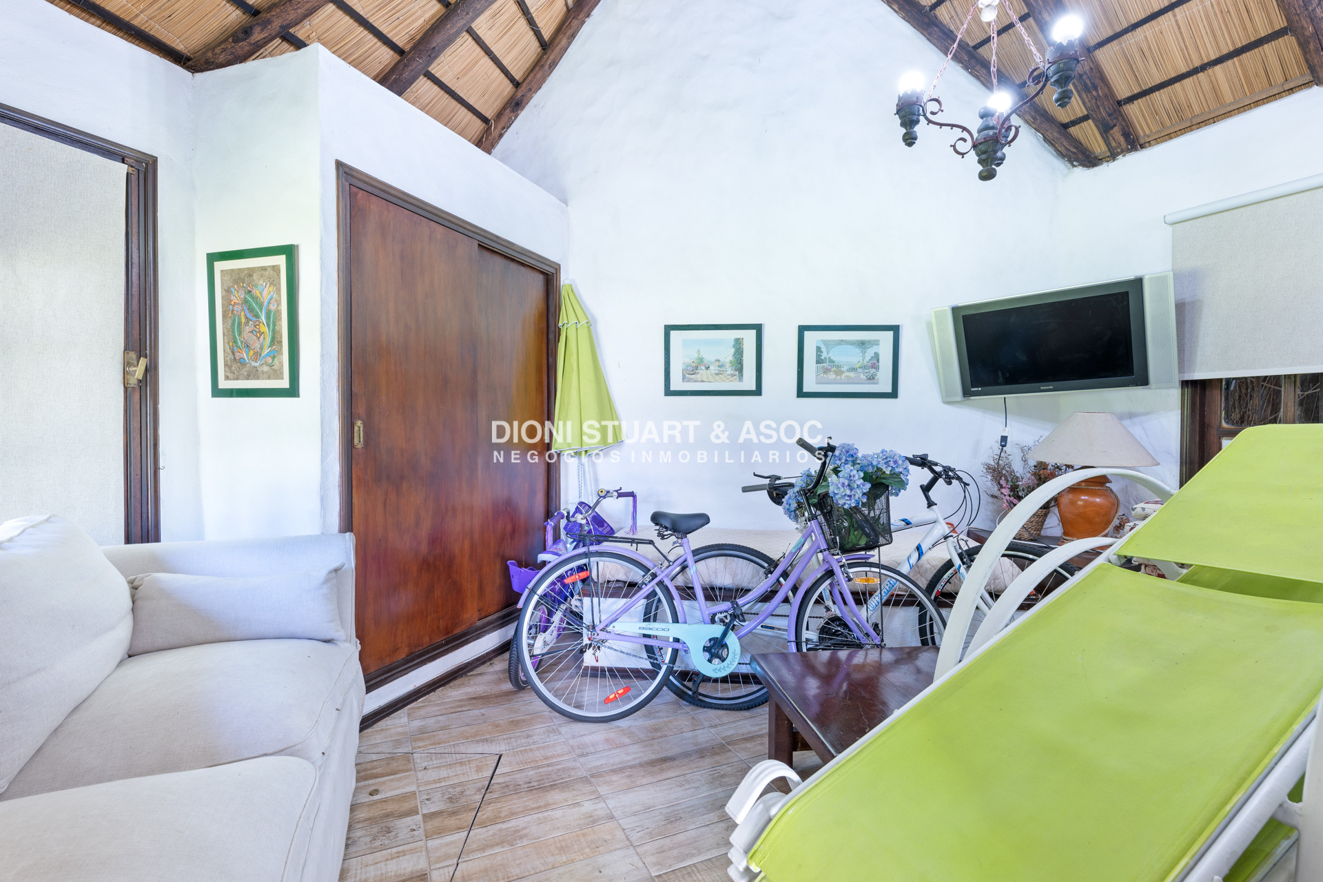 Casa ID.600 - Casa en Pinares - 5 Dorm - Arq. Margoniner
