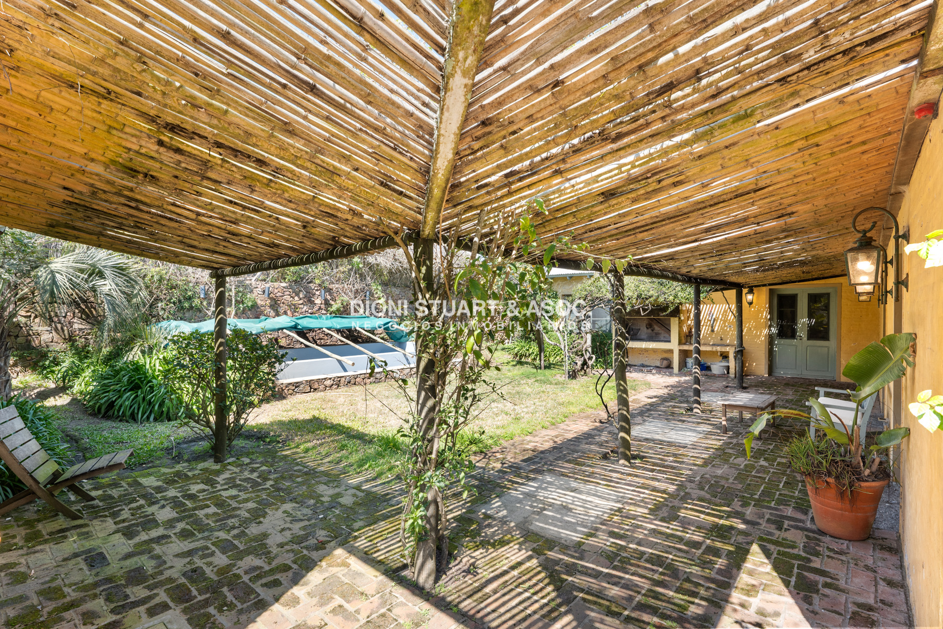 Casa ID.765 - ALQUILER DE TEMPORADA CASA EN LA BARRA CON 4 DORMITORIOS Y PISCINA MUY CERCA DEL MAR