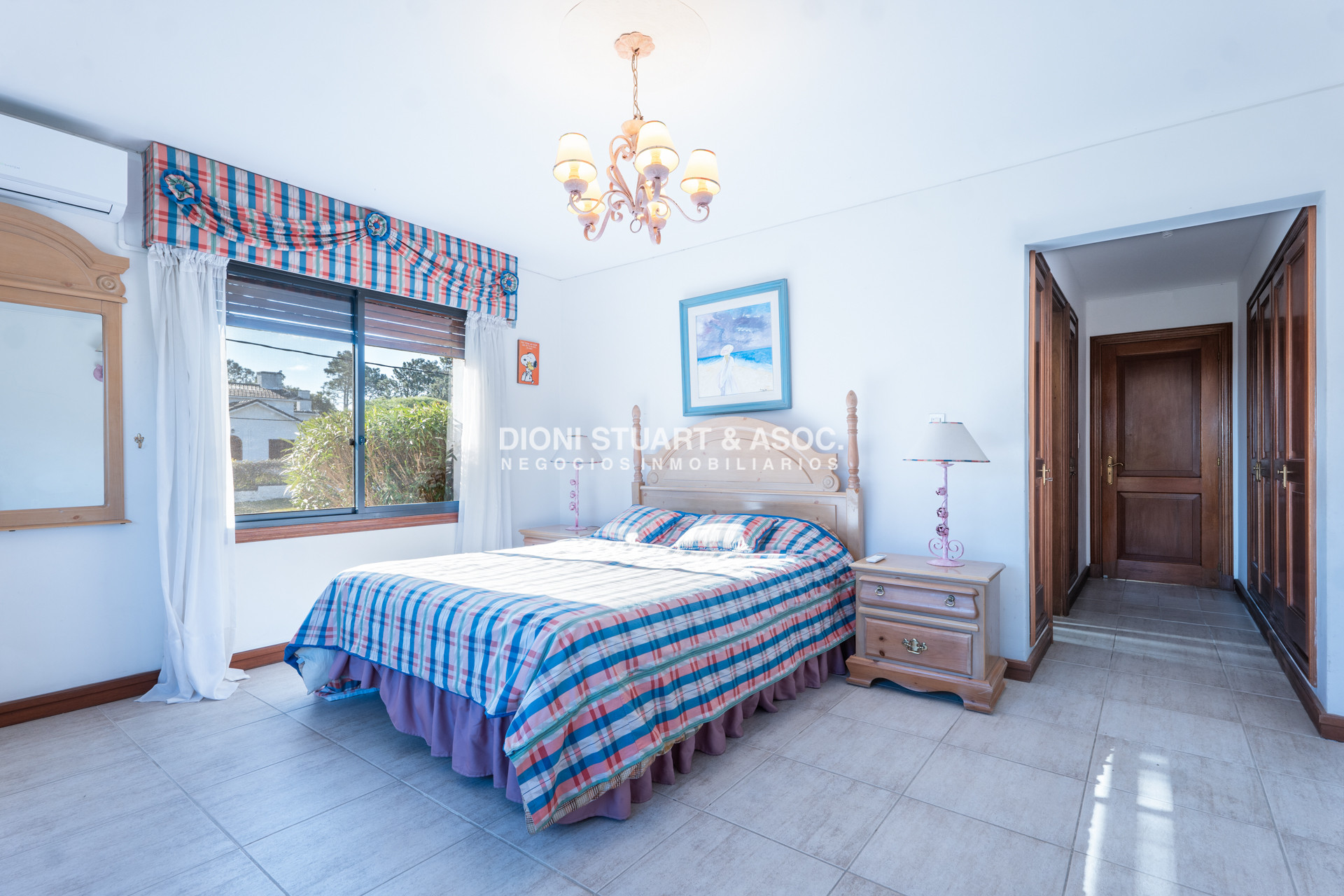 Casa ID.1057 - VENTA CASA 7 DORMITORIOS PLAYA MANSA A 1 CUADRA DEL MAR