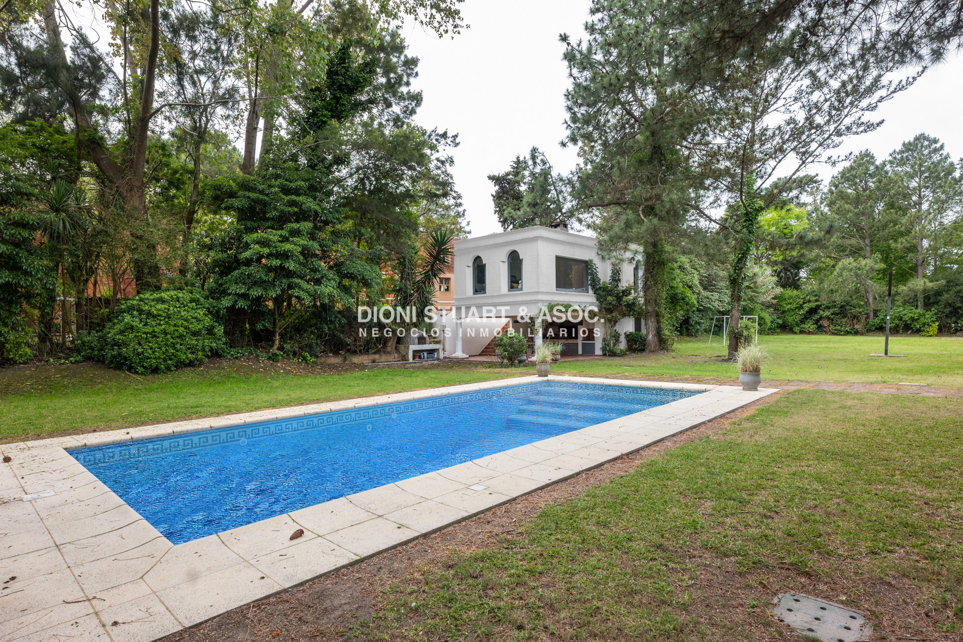 Casa ID.803 - CASA EN VENTA EN EL GOLF CON 8 DORMITORIOS EN SUTIE