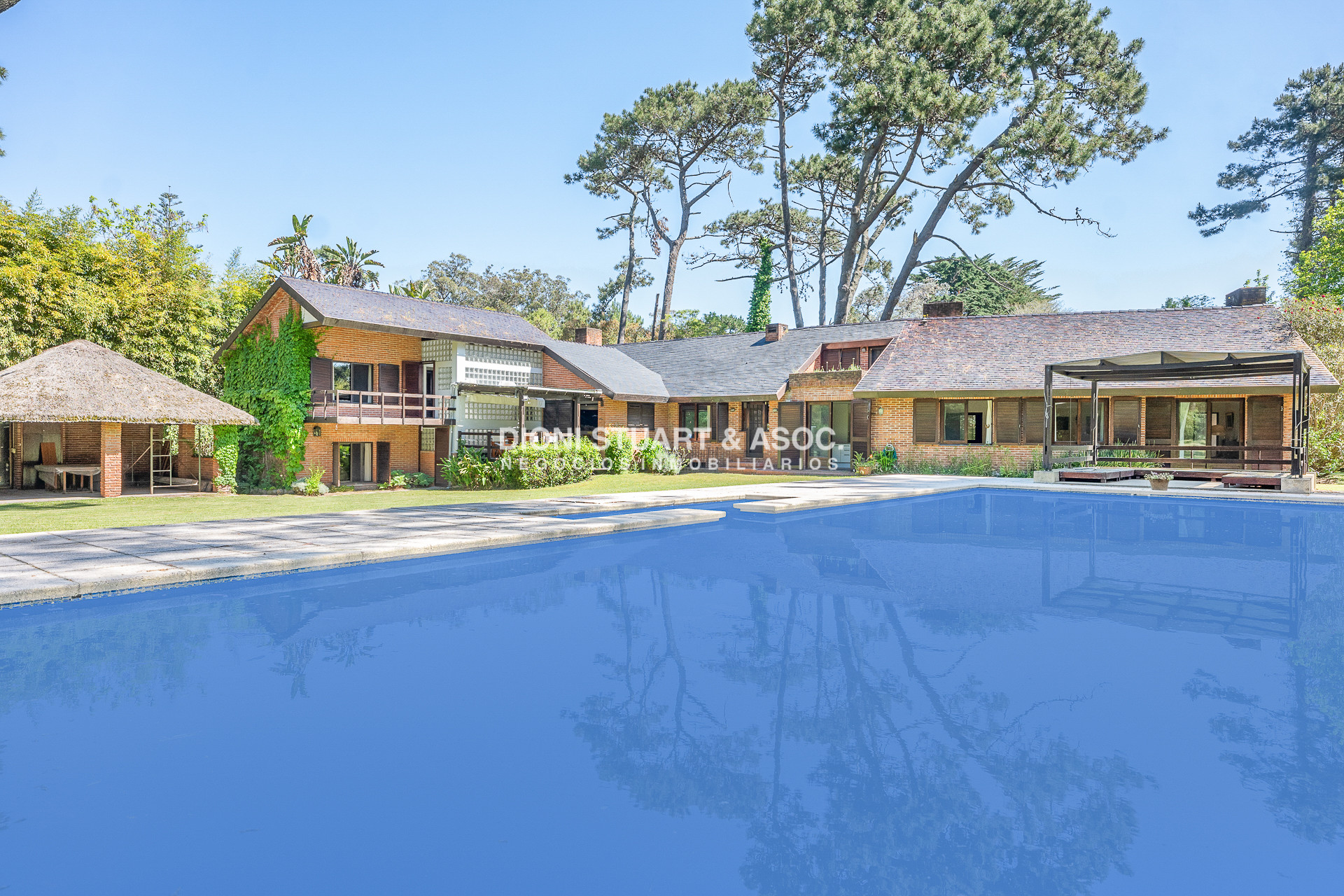 Casa ID.804 - CASA EN EL GOLF DE 6 DORMITORIOS - EXCELENTE CONSTRUCCIÓN