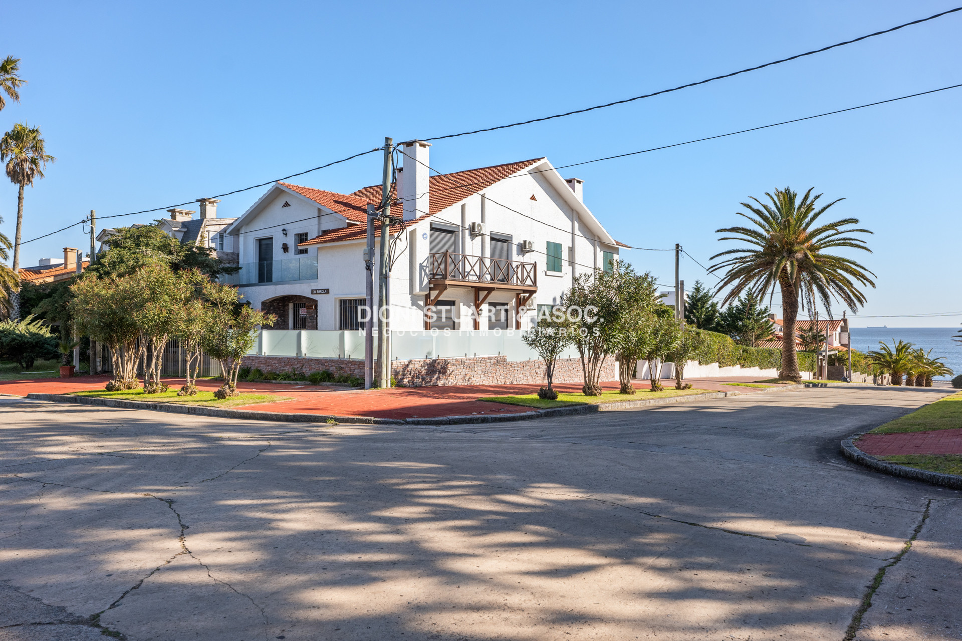 Casa ID.527 - CASA EN VENTA EN PUNTA DEL ESTE - 4 DORMITORIOS