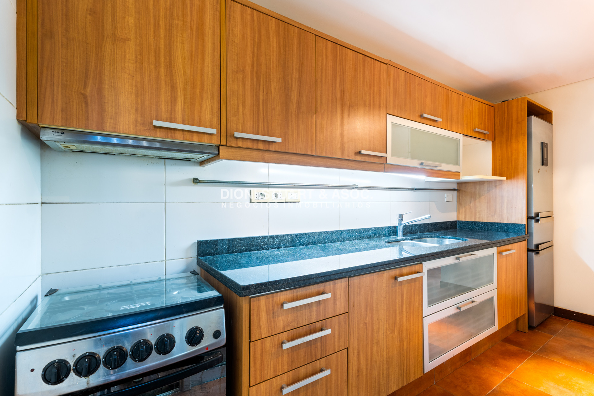 Casa ID.762 - CASA EN VENTA EN MONTOYA CERCA DEL MAR CON 5 DORMITORIOS - LA BARRA