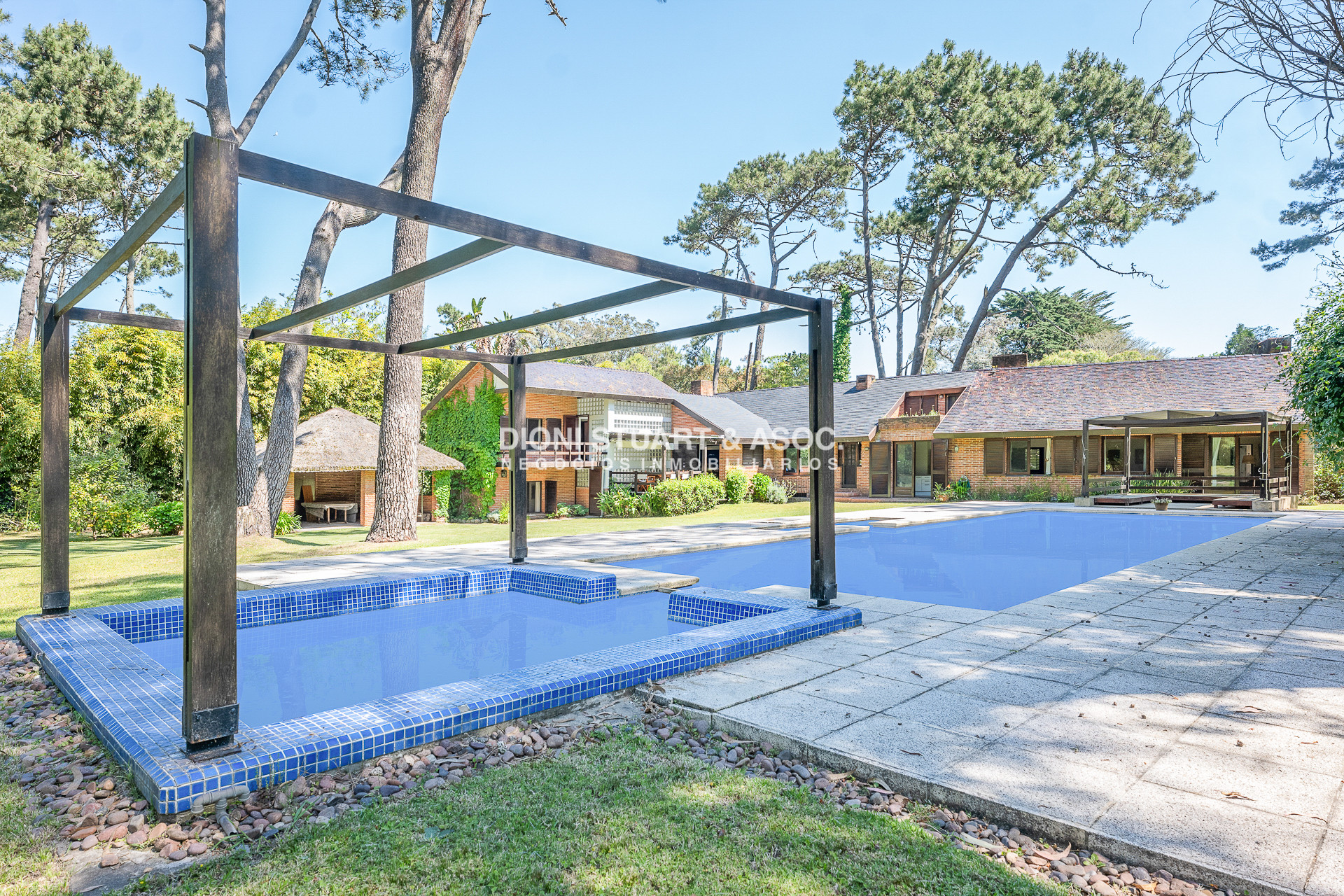 Casa ID.804 - CASA EN EL GOLF DE 6 DORMITORIOS - EXCELENTE CONSTRUCCIÓN
