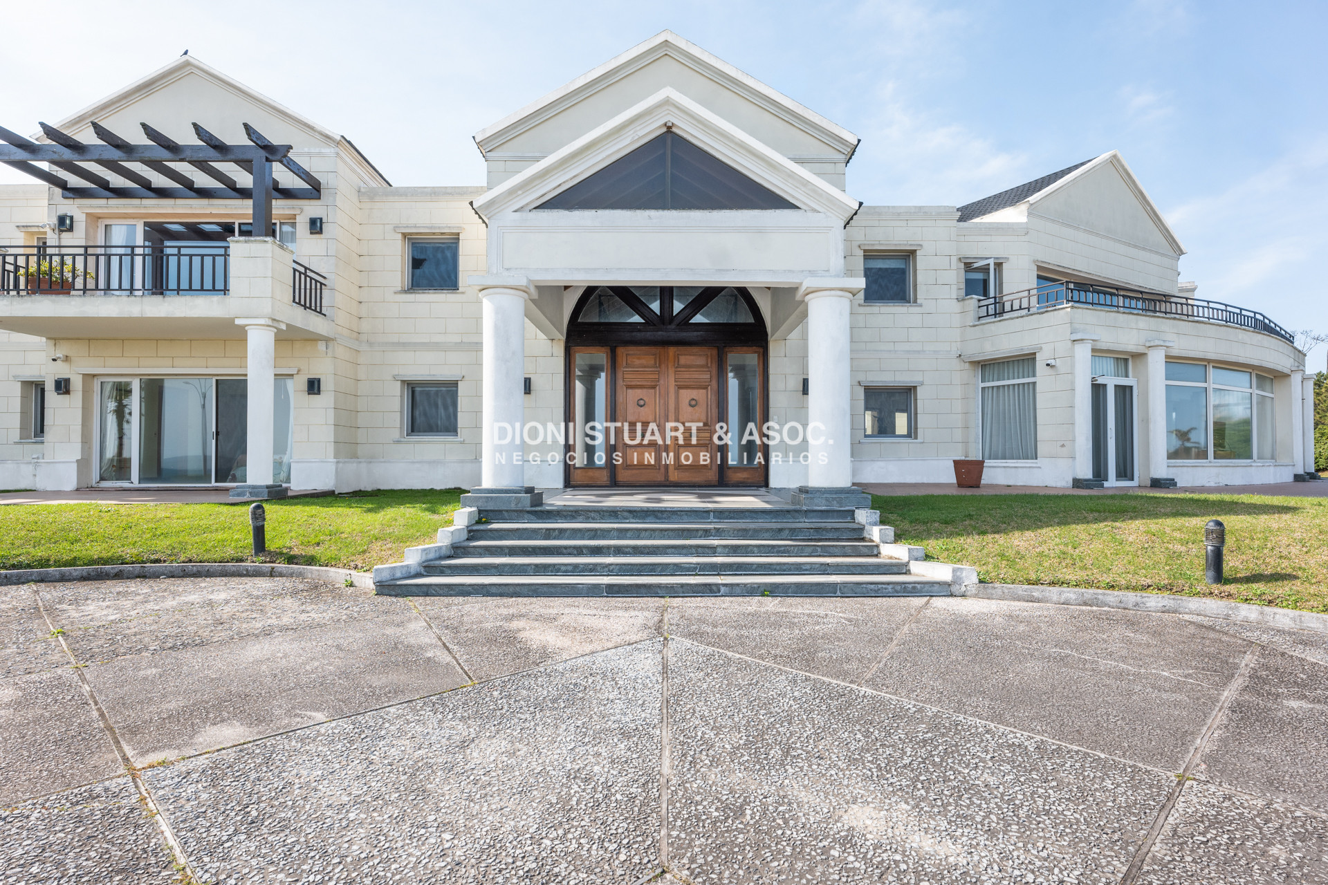 Casa ID.769 - Mansion En Primera Linea Playa Mansa