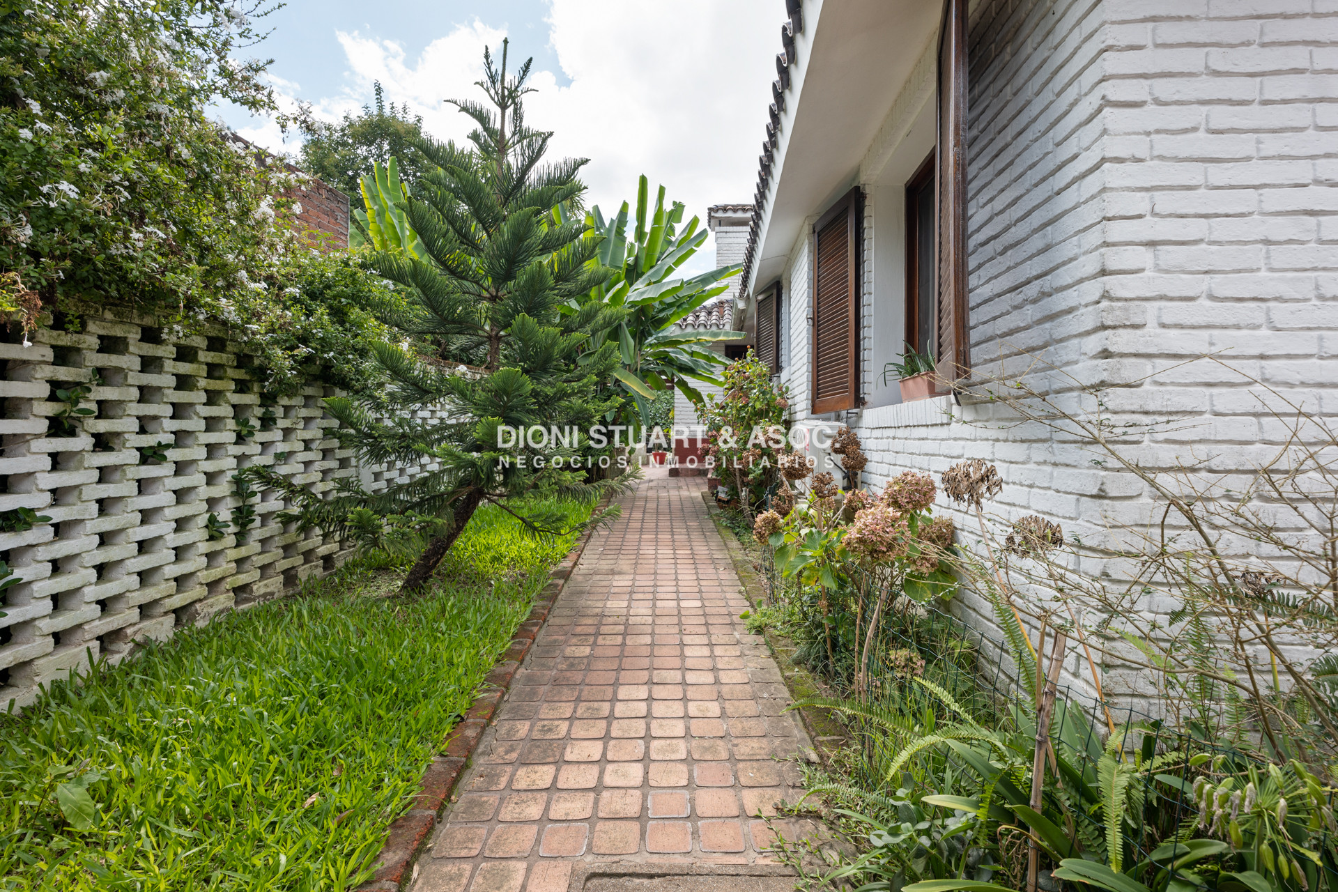 Casa ID.644 - OPORTUNIDAD - CASA EN ROOSEVELT - 5 DORMITORIOS Y 5 BAÑOS - PISCINA CLIMATIZADA
