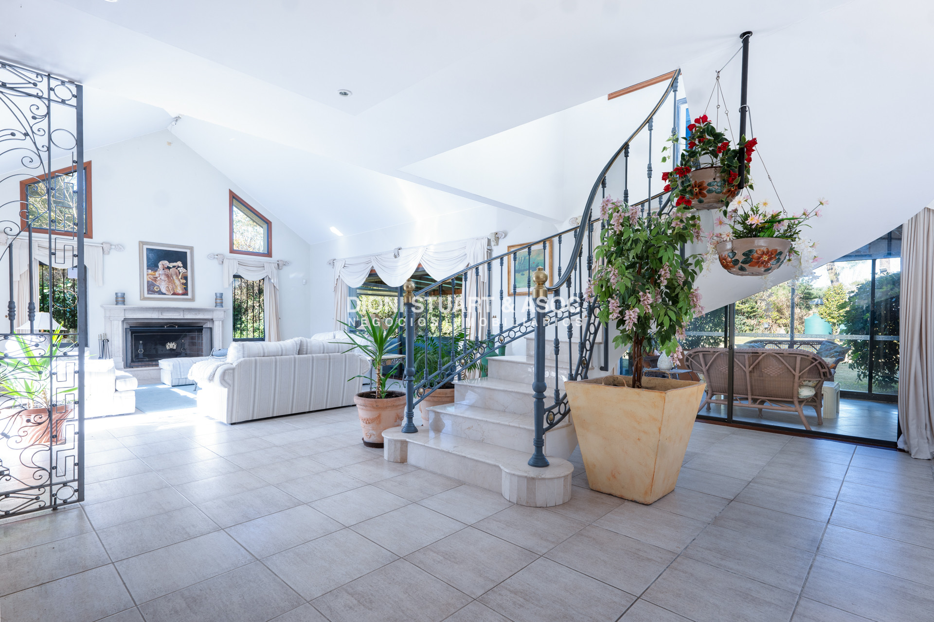 Casa ID.1057 - VENTA CASA 7 DORMITORIOS PLAYA MANSA A 1 CUADRA DEL MAR