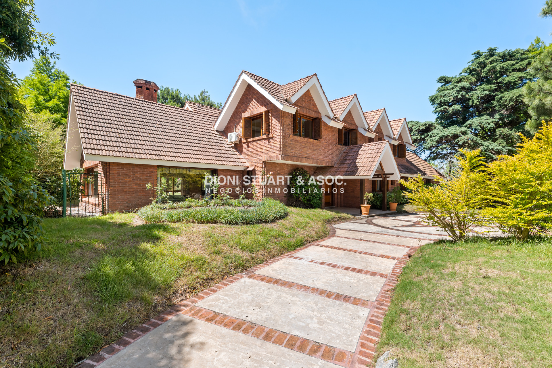 Casa ID.843 - CASA EN VENTA EN EL GOLF - INCREIBLE