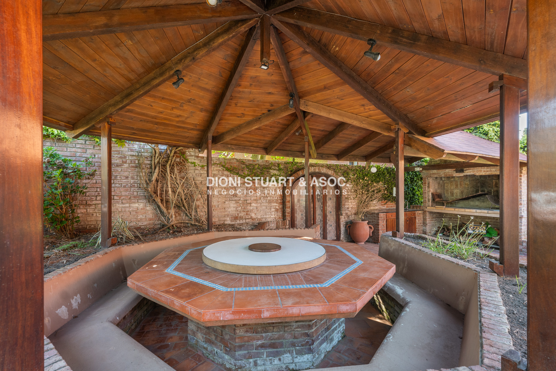 Casa ID.797 - Casa en Alquiler en Barrio Golf - Playa Brava - 5 Dormitorios y Piscina