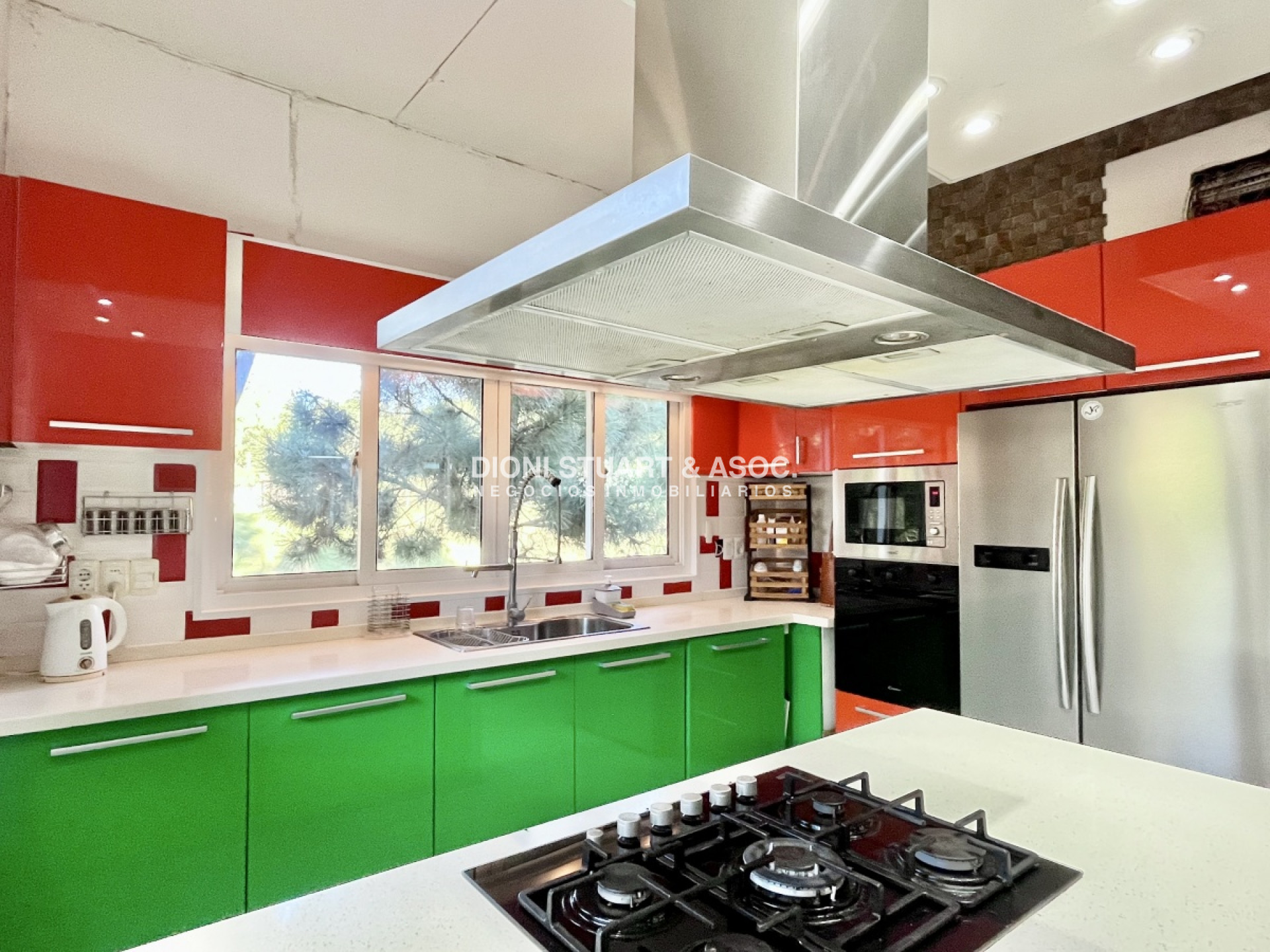 Casa ID.108 - Se vende casa en Parque Burnett