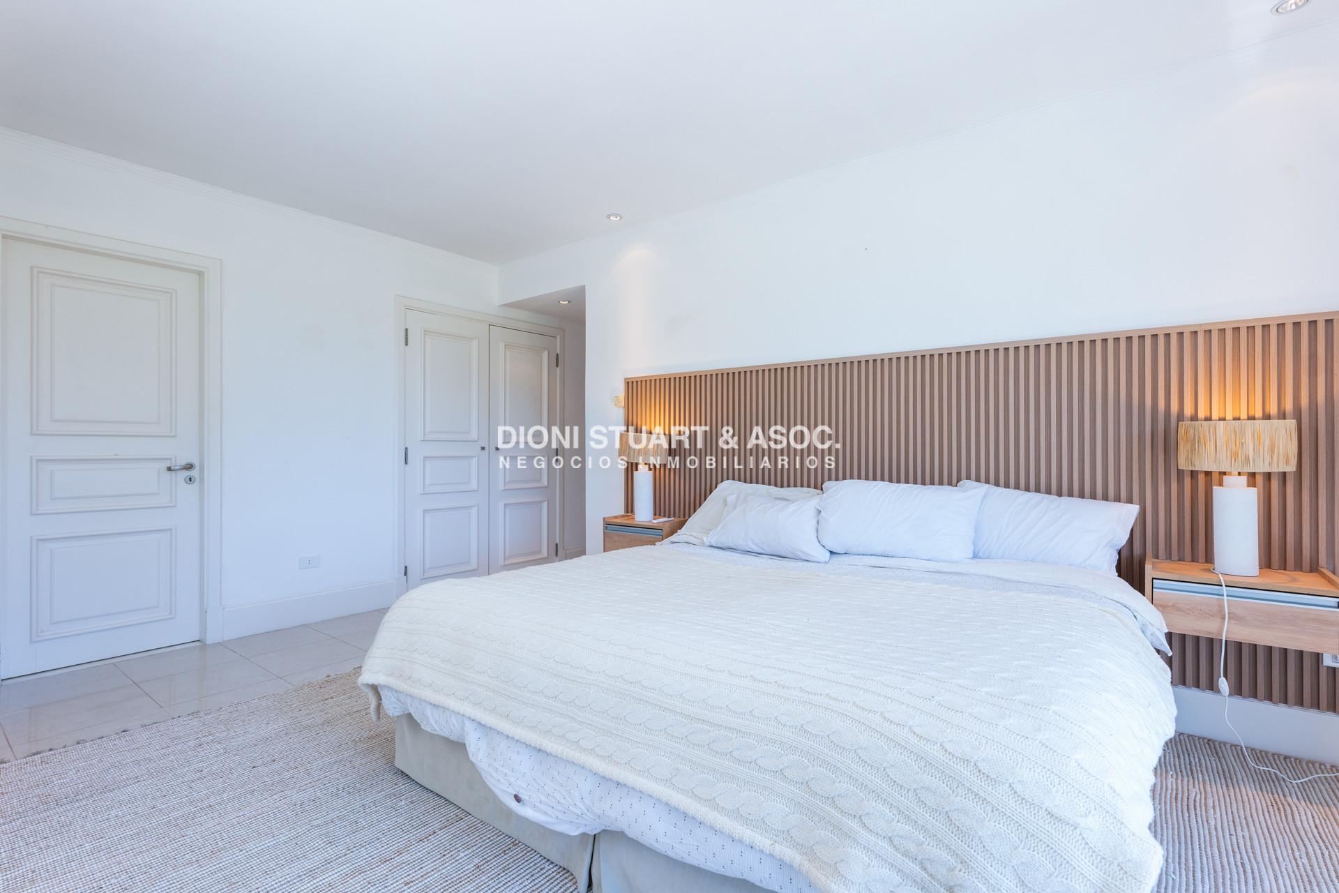 Casa ID.857 - CASA EN VENTA EN EL GOLF DE 4 DORMITORIOS Y DEP. - VISTA DIRECTA AL GOLF