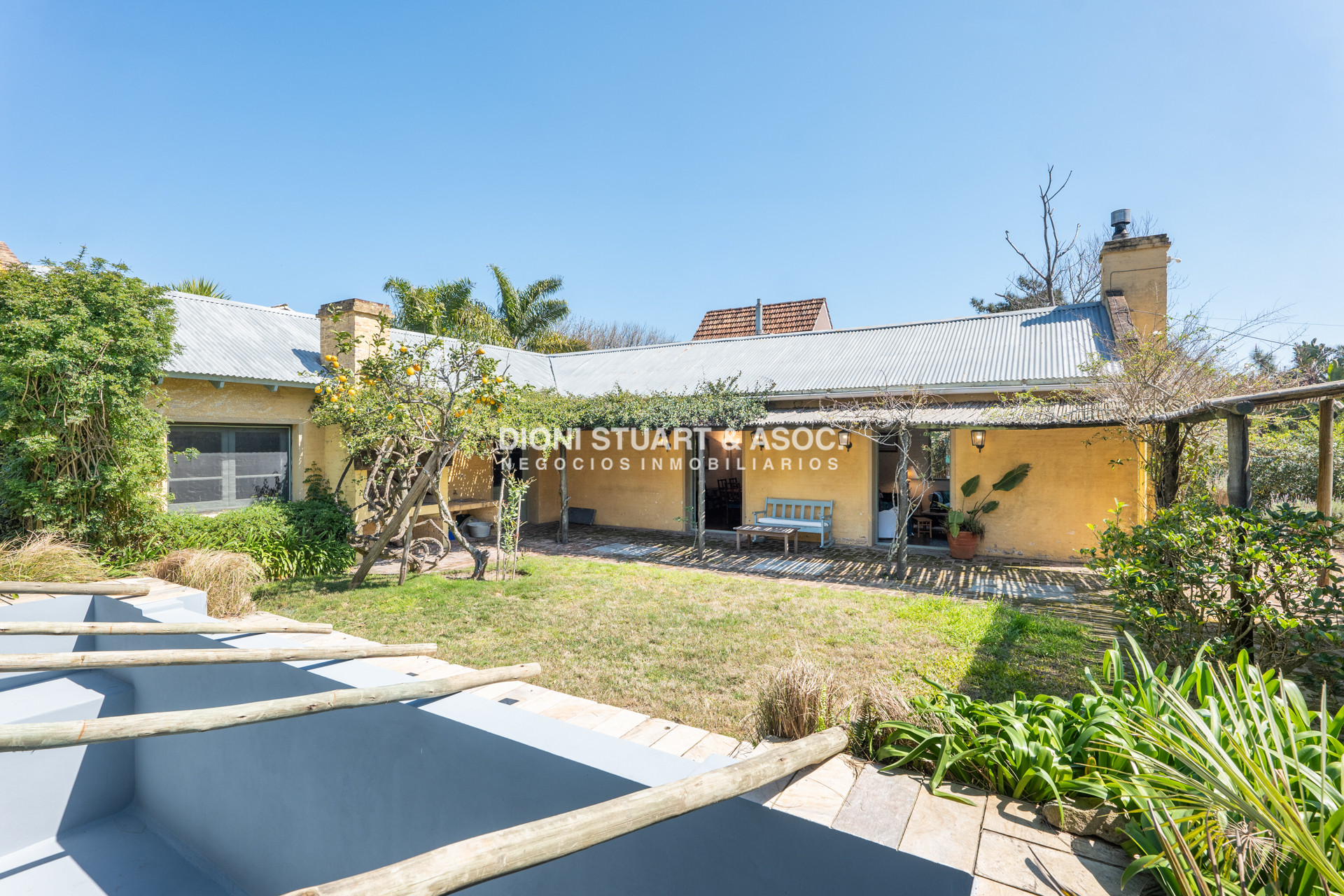 Casa ID.765 - ALQUILER DE TEMPORADA CASA EN LA BARRA CON 4 DORMITORIOS Y PISCINA MUY CERCA DEL MAR