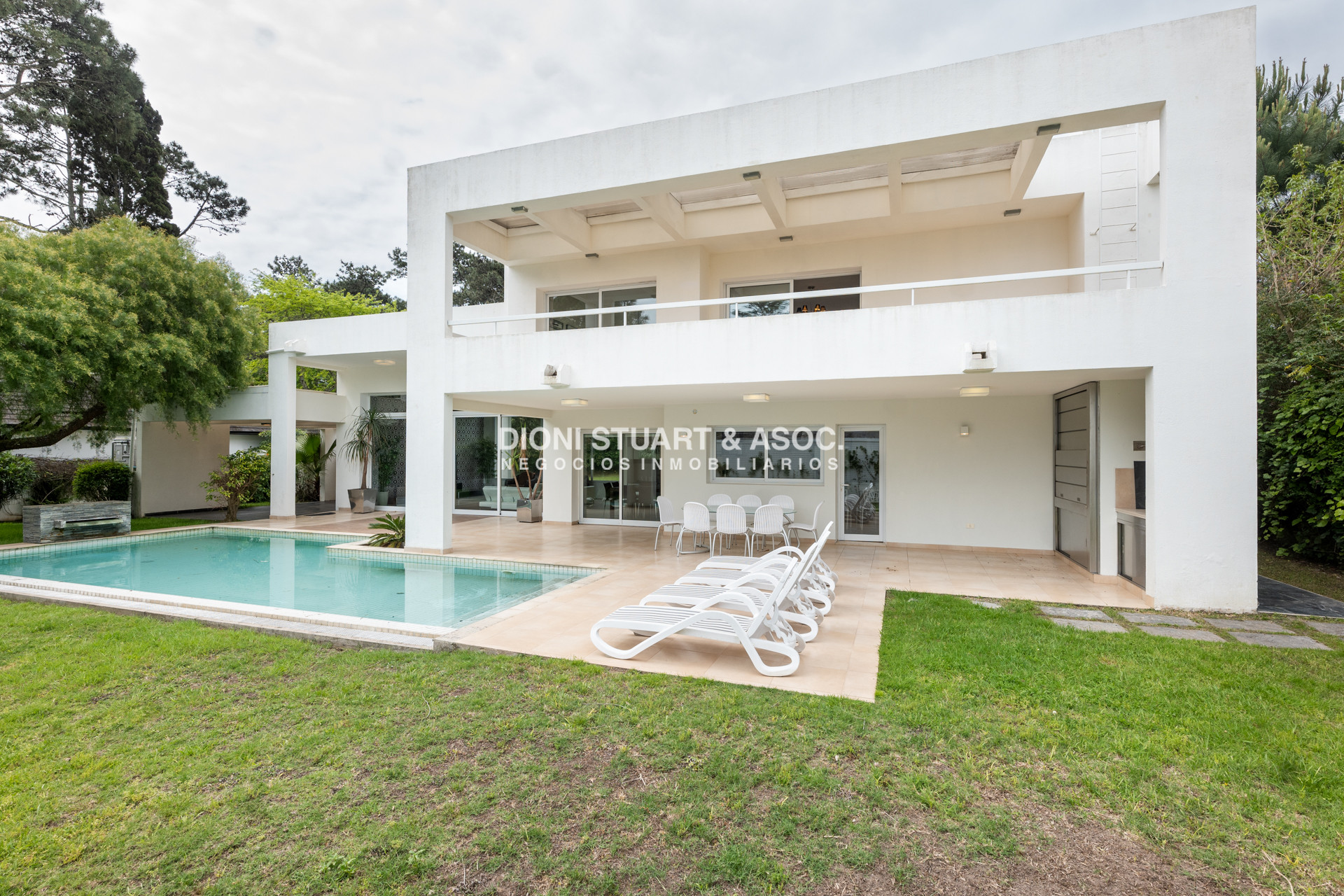 Casa ID.809 - Casa en Boluevard Park - 5 Dormitorios