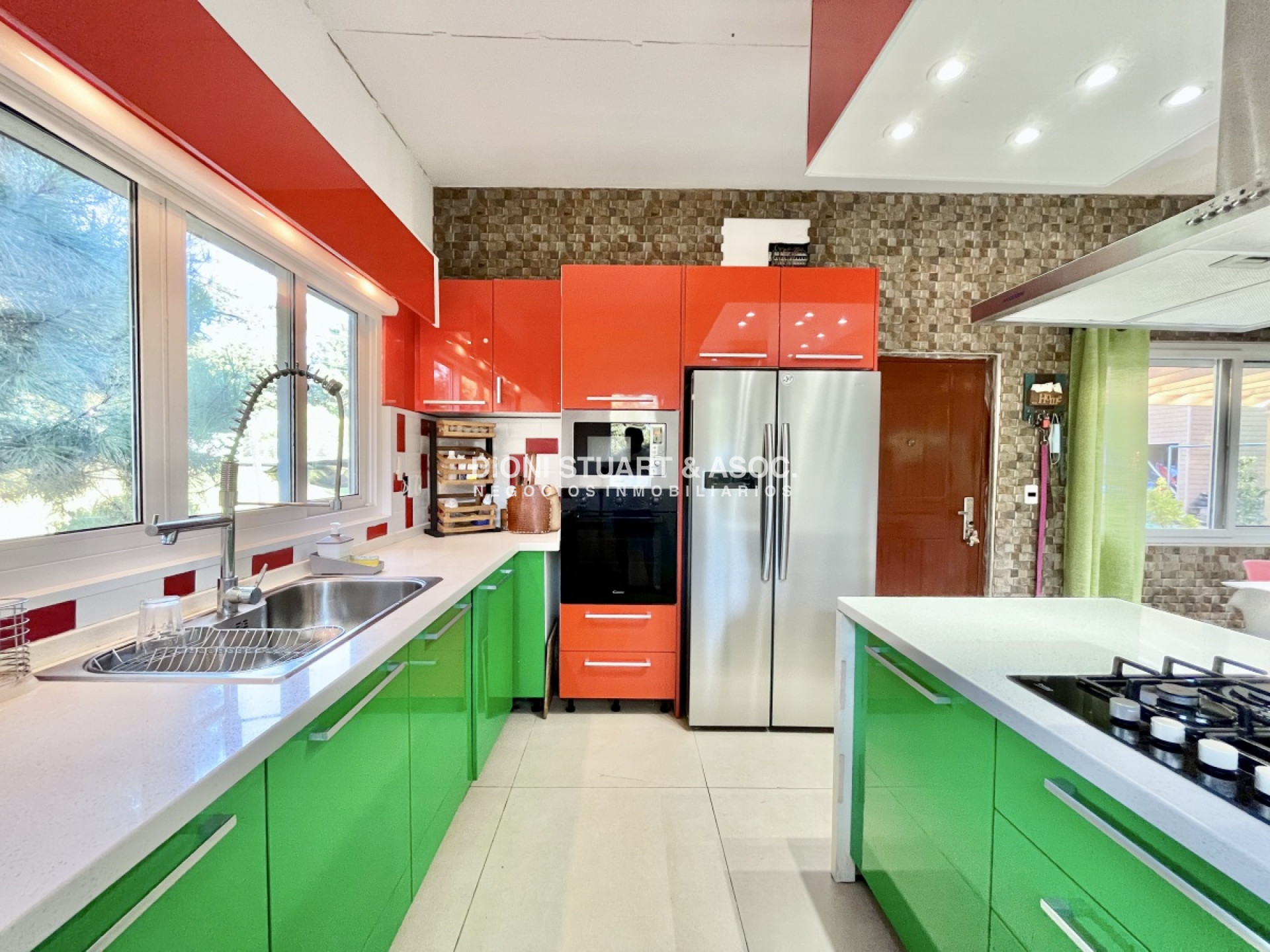 Casa ID.108 - Se vende casa en Parque Burnett