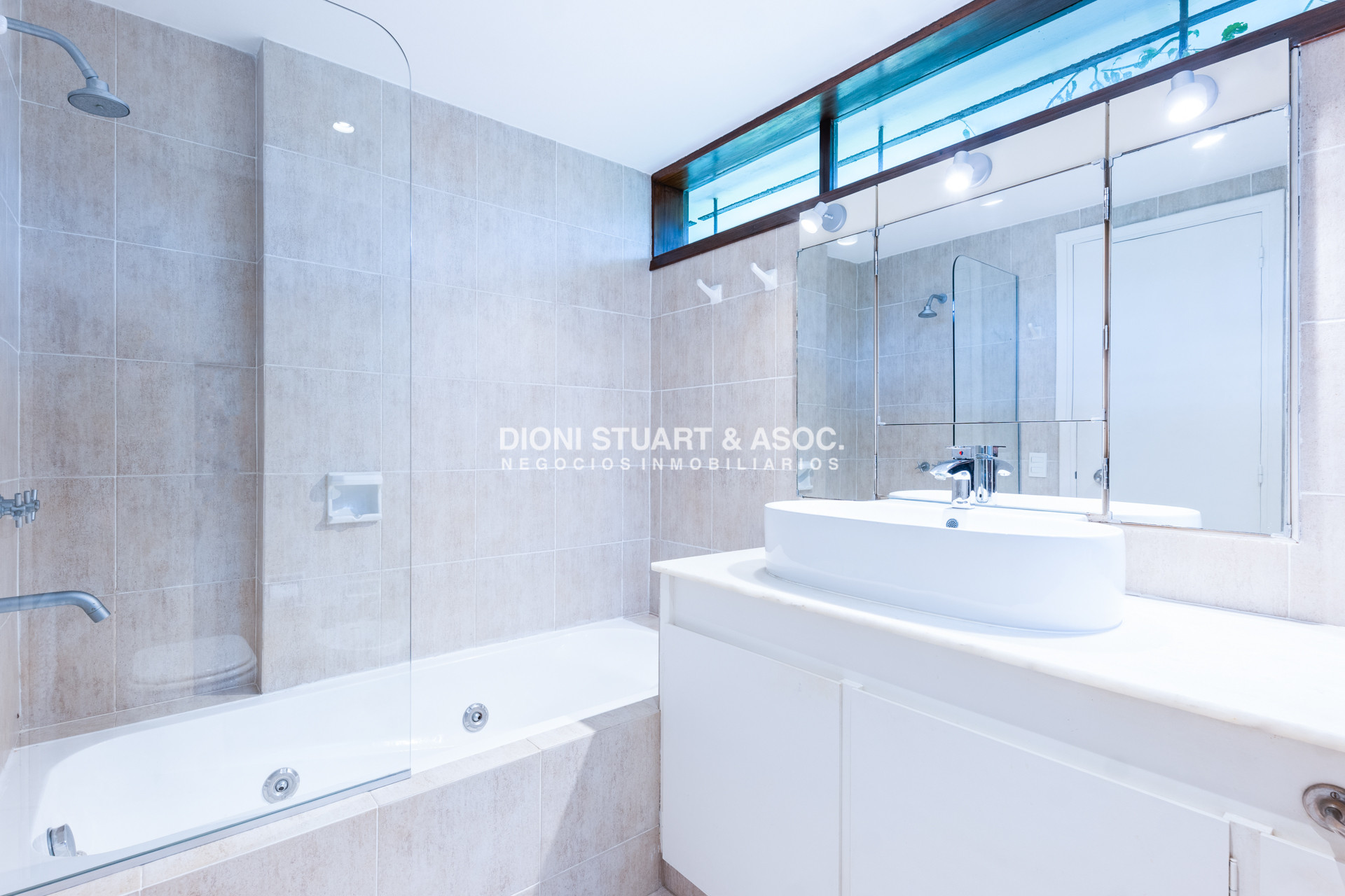 Casa ID.1015 - MANSION EN BEVERLY HILLS RECICLADA 