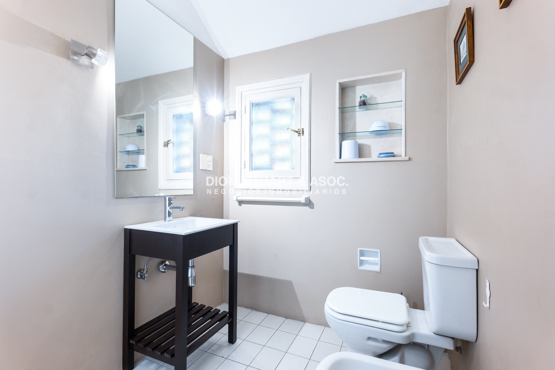 Casa ID.766 - CASA EN VENTA EN PLAYA MANSA CON PISCINA EXCELENTE CONSTRUCCIÓN