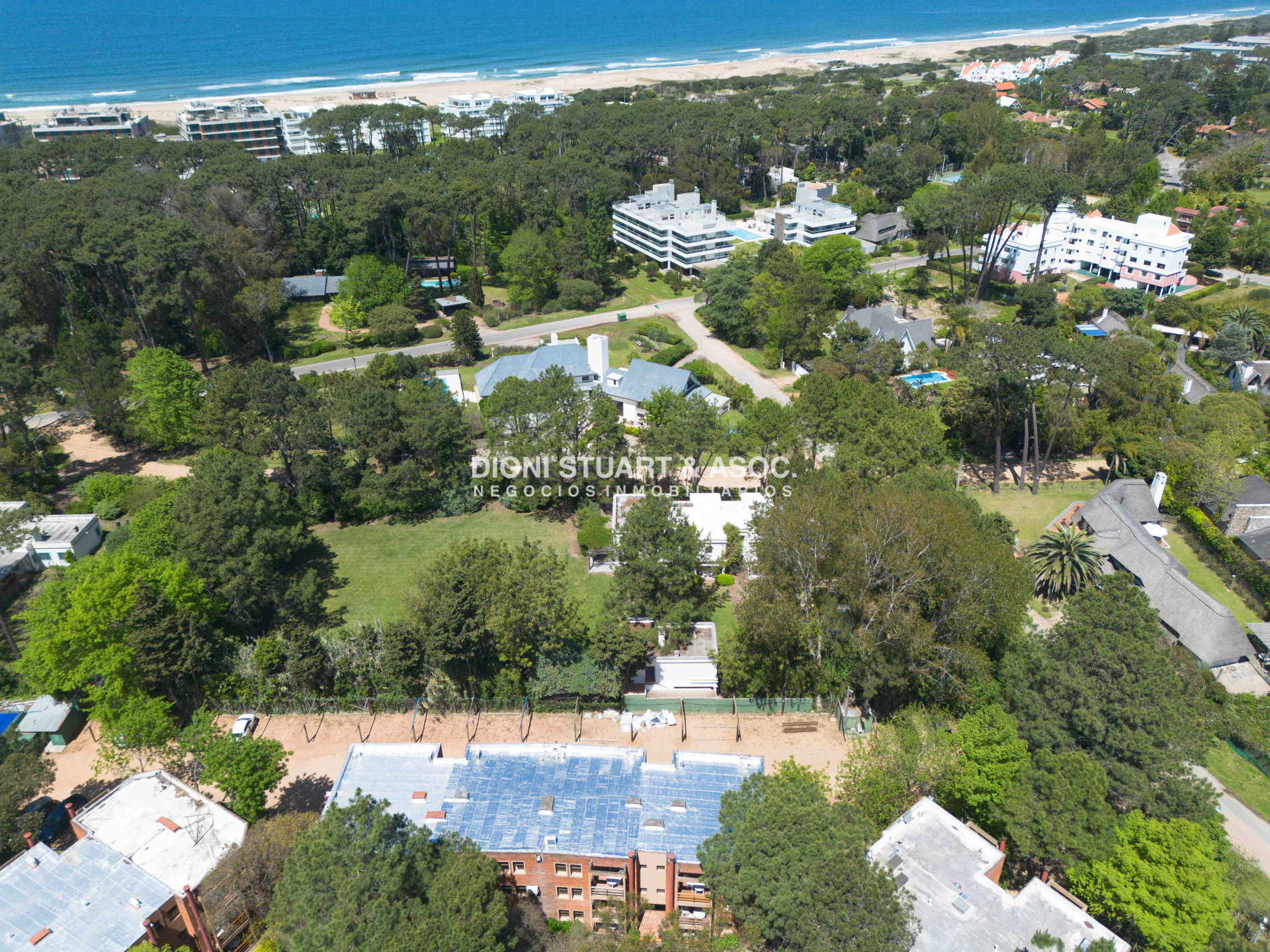 Casa ID.803 - CASA EN VENTA EN EL GOLF CON 8 DORMITORIOS EN SUTIE
