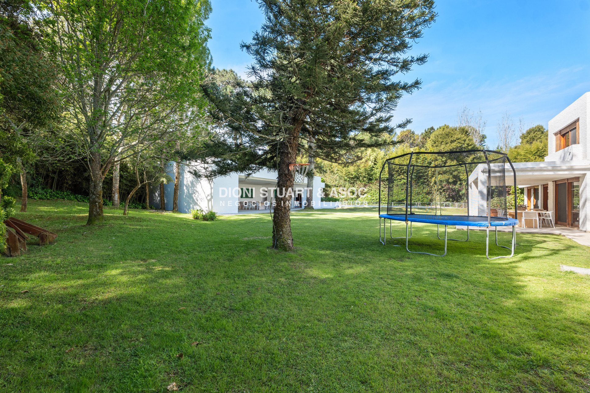 Casa ID.1132 - VENTA CASA EN EL GOLF - 5 DORMITORIOS + DEPENDENCIA - MEGA BARBACOA