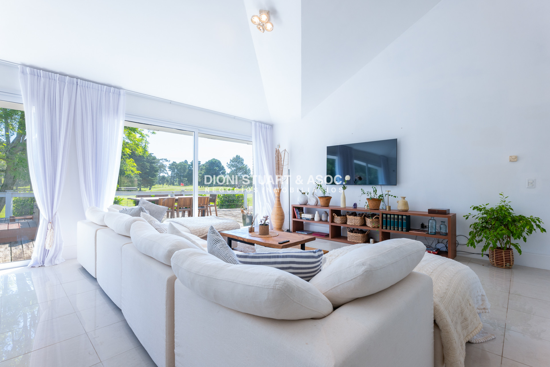 Casa ID.857 - CASA EN VENTA EN EL GOLF DE 4 DORMITORIOS Y DEP. - VISTA DIRECTA AL GOLF
