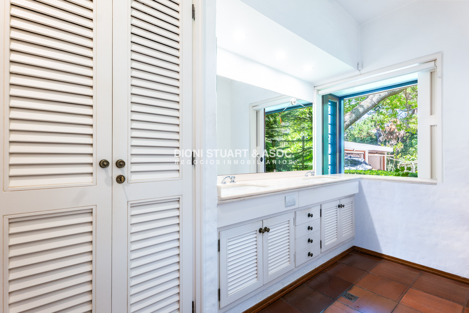 Casa ID.889 - CASA EN VENTA IMPONENTE EN EL GOLF - SAN RAFAEL - 6 DORMITORIOS