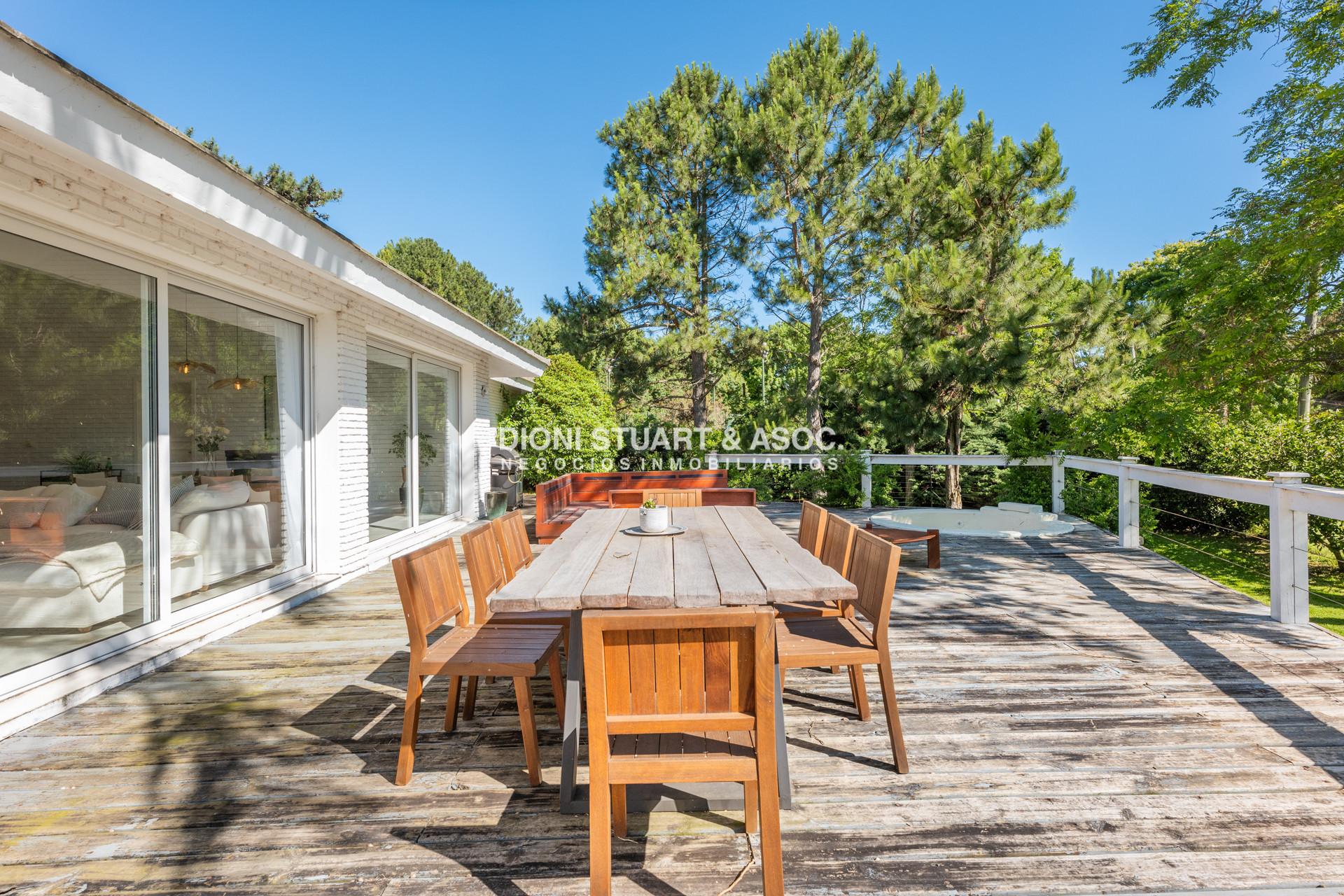 Casa ID.857 - CASA EN VENTA EN EL GOLF DE 4 DORMITORIOS Y DEP. - VISTA DIRECTA AL GOLF