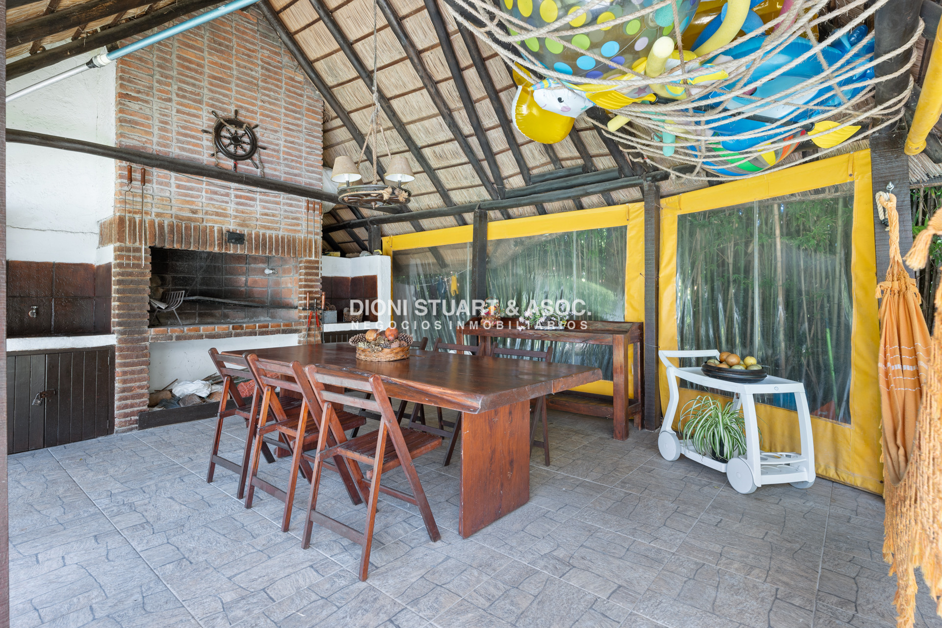 Casa ID.600 - Casa en Pinares - 5 Dorm - Arq. Margoniner