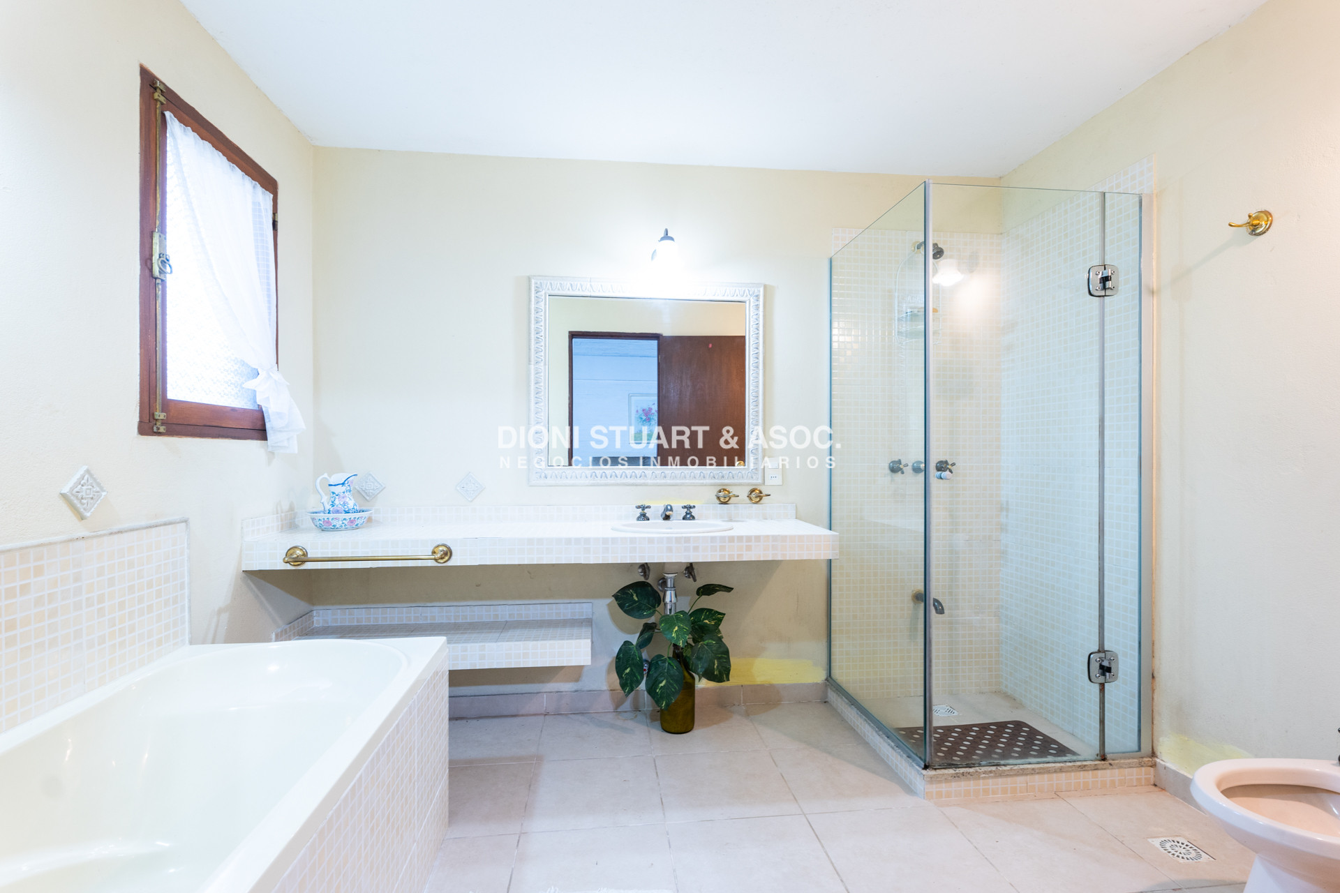 Casa ID.817 - CASA EN VENTA EN CANTEGRIL CON 3 DORMITORIOS Y DEPENDENCIA + PISCINA