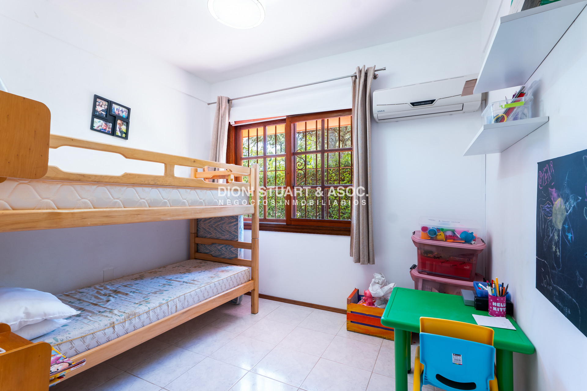 Casa ID.908 - CASA EN PLAYA MANSA - 5 DORMITORIOS - 5 BAÑOS - RECICLADA - CON PISCINA