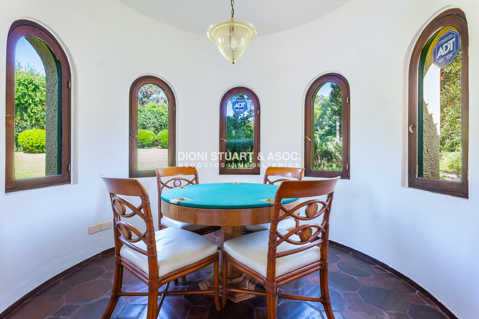 Casa ID.906 - CASA EN ALQUILER ANUAL SAN RAFAEL - EL GOLF - 3 DORMITORIOS EN SUITE + DEP. - PISCINA