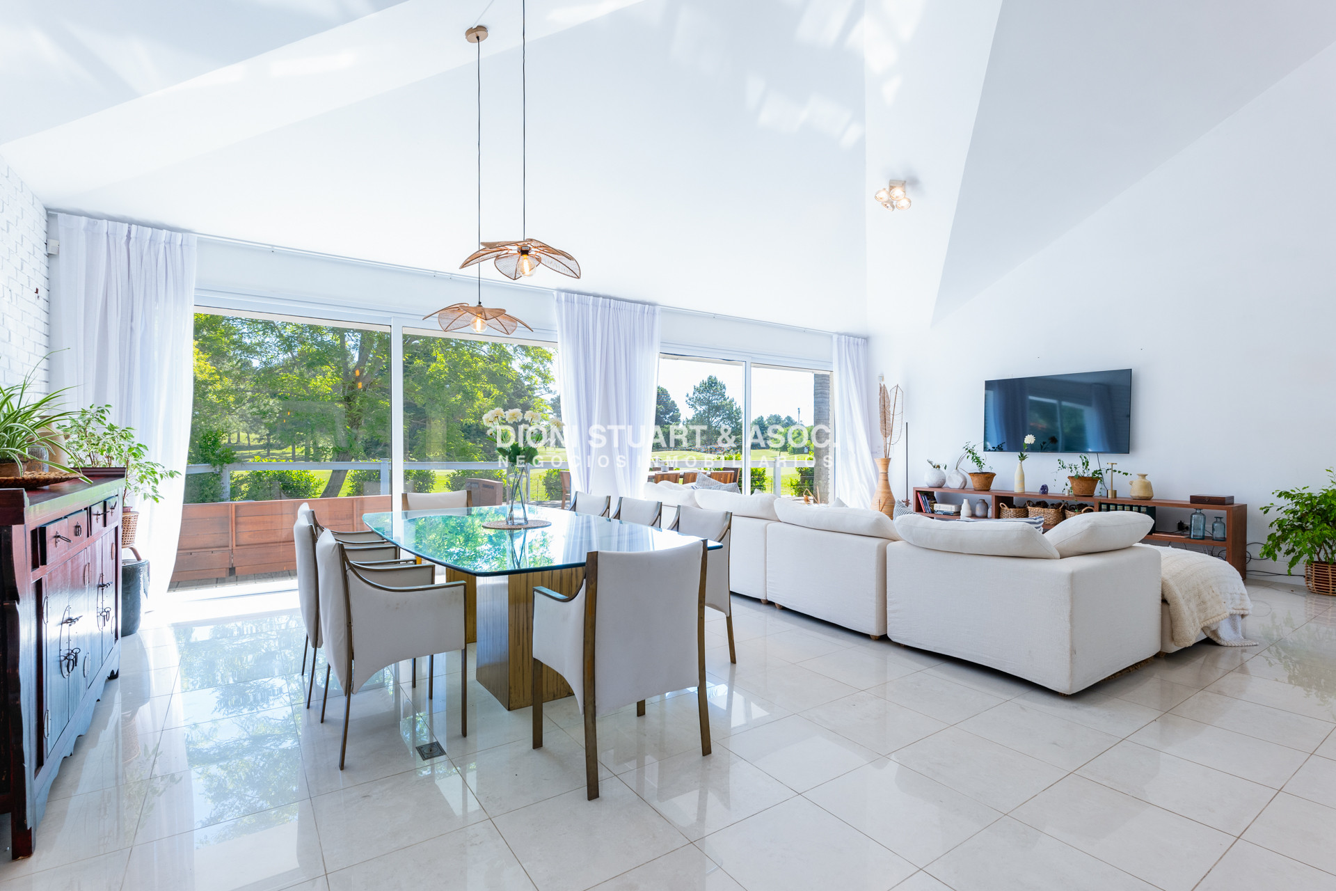Casa ID.857 - CASA EN VENTA EN EL GOLF DE 4 DORMITORIOS Y DEP. - VISTA DIRECTA AL GOLF