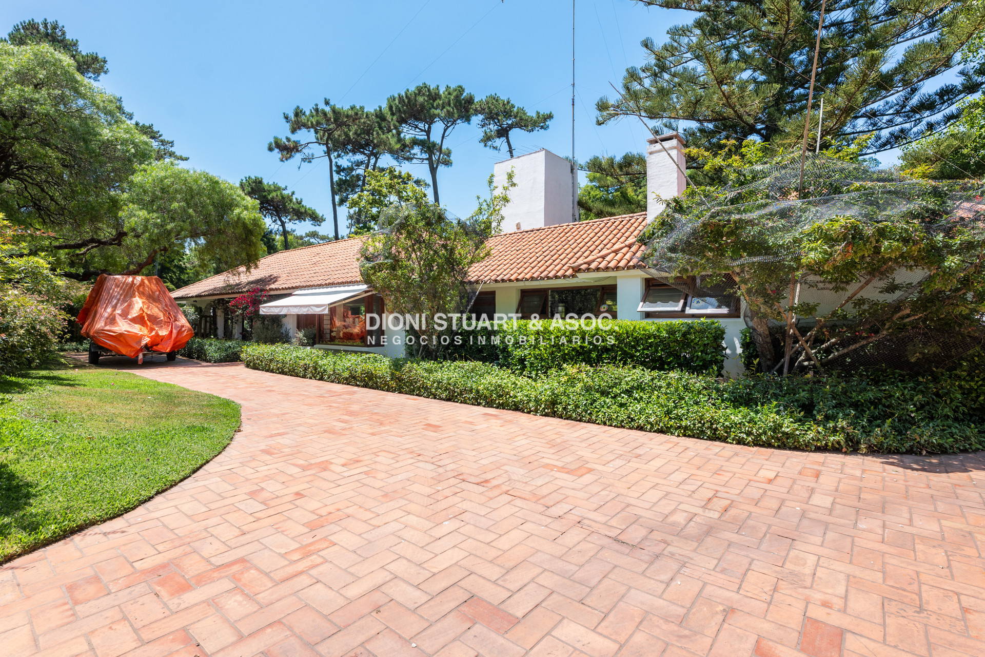 Casa ID.889 - CASA EN VENTA IMPONENTE EN EL GOLF - SAN RAFAEL - 6 DORMITORIOS