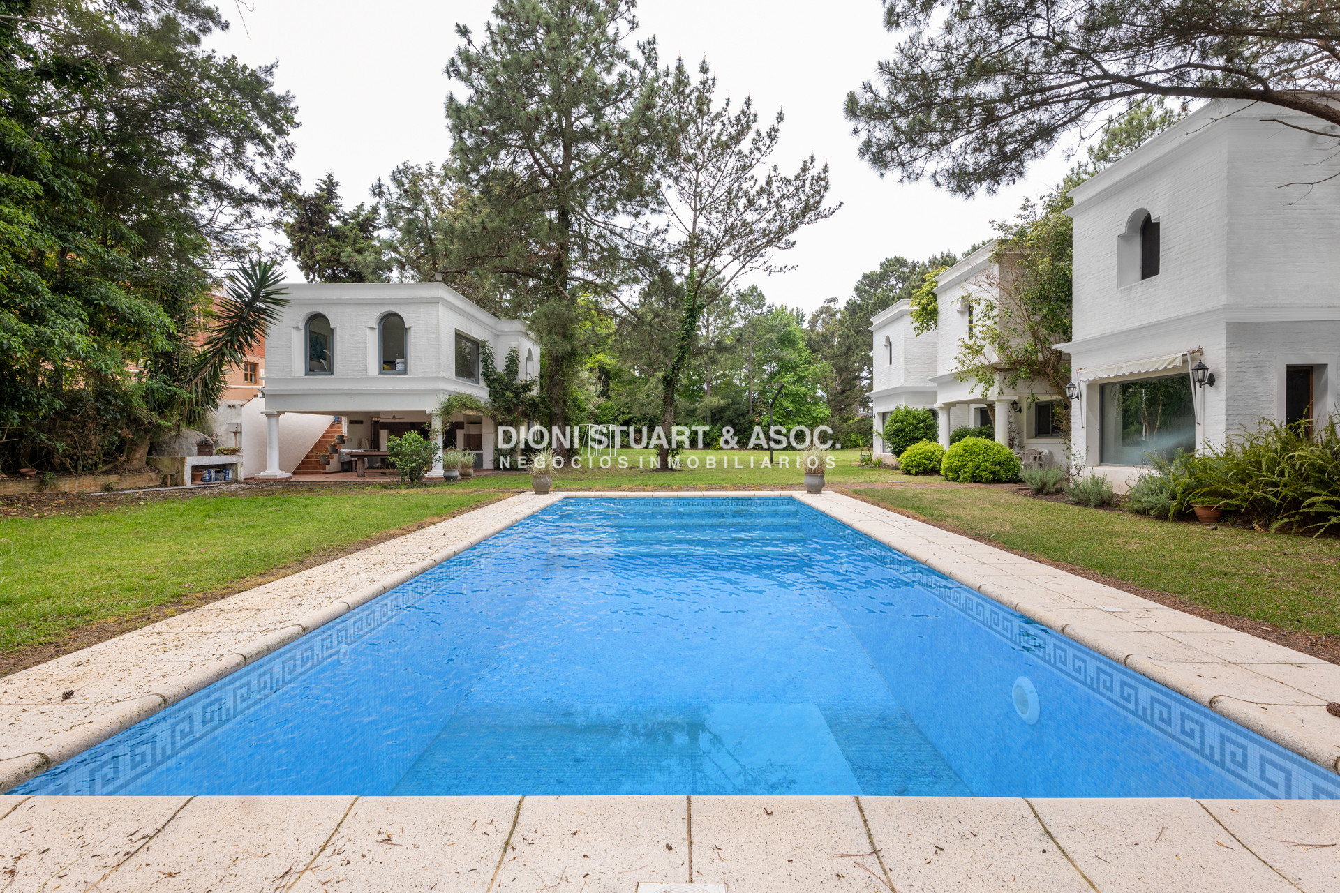 Casa ID.803 - CASA EN VENTA EN EL GOLF CON 8 DORMITORIOS EN SUTIE