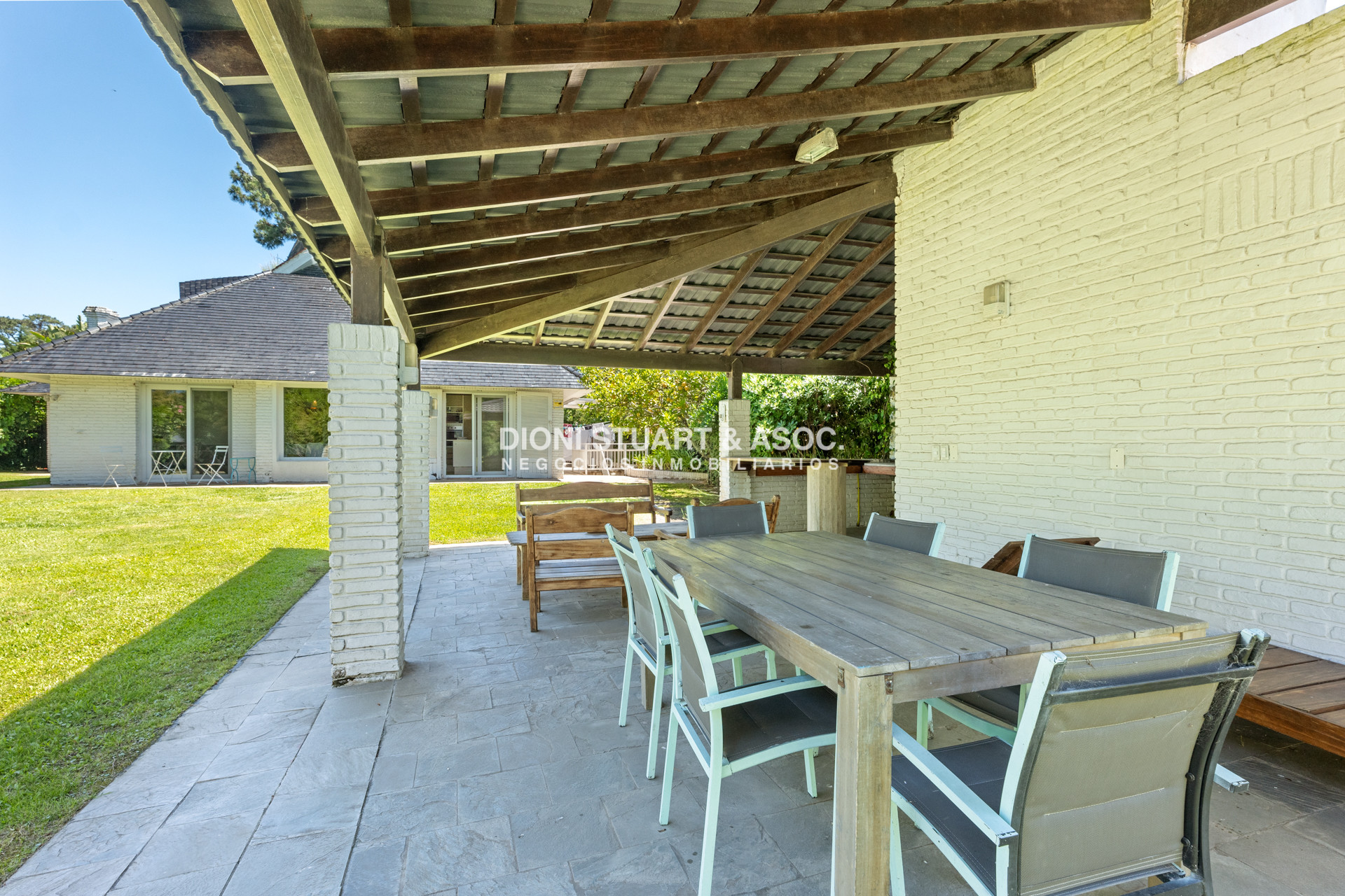 Casa ID.863 - Casa en La Mansa en Venta - 3 Dorm - Piscina
